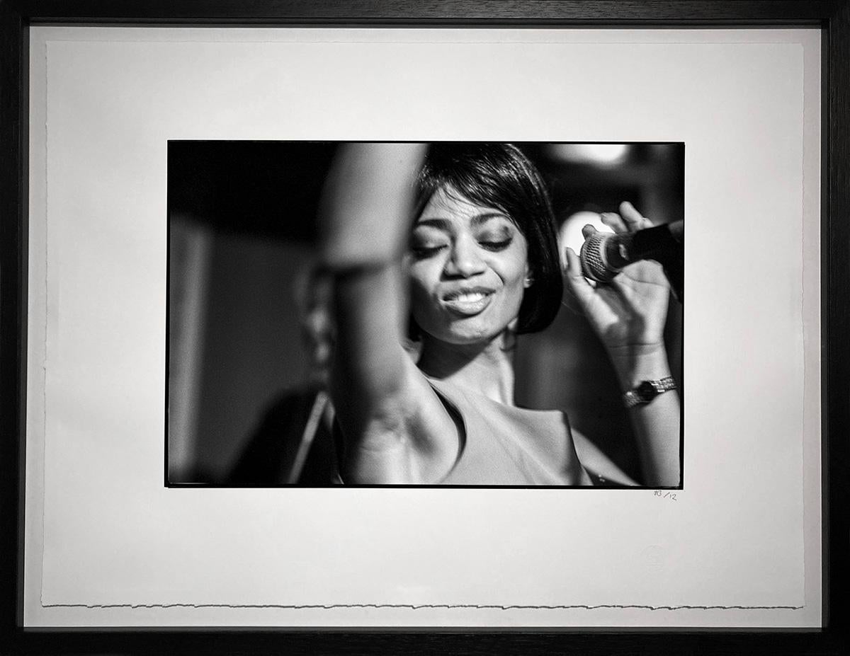 El son es la música tradicional de Cuba que se canta en los bares, cafés y casas de trova de toda la isla, sobre todo en Santiago de Cuba.

Las fotografías de música y danza de James Sparshatt captan la emoción y la intensidad de las personas