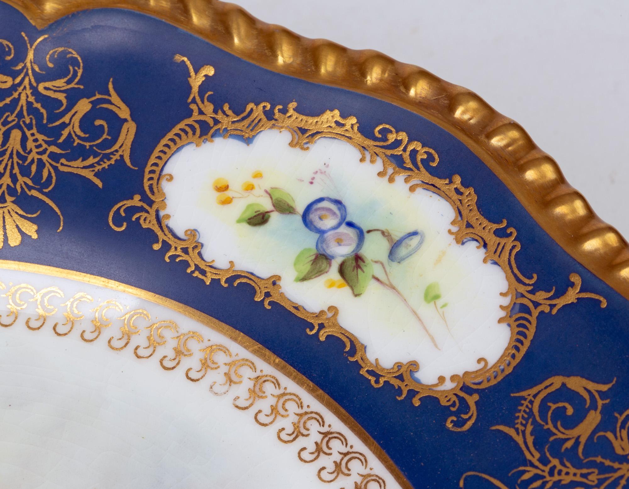 Assiette de cabinet James Stinton Royal Worcester Castle of Doune peinte à la main en vente 4