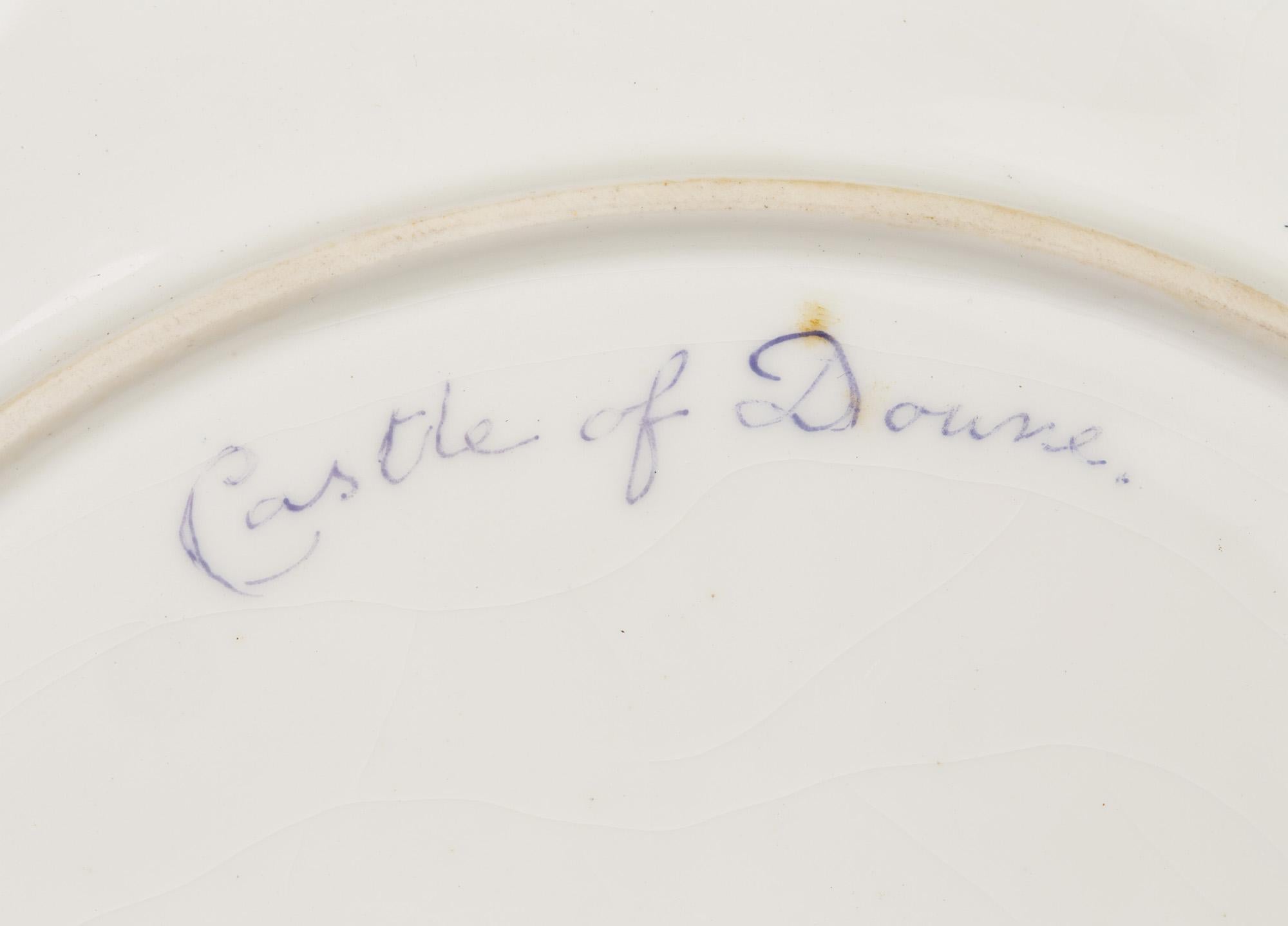 Porcelaine Assiette de cabinet James Stinton Royal Worcester Castle of Doune peinte à la main en vente