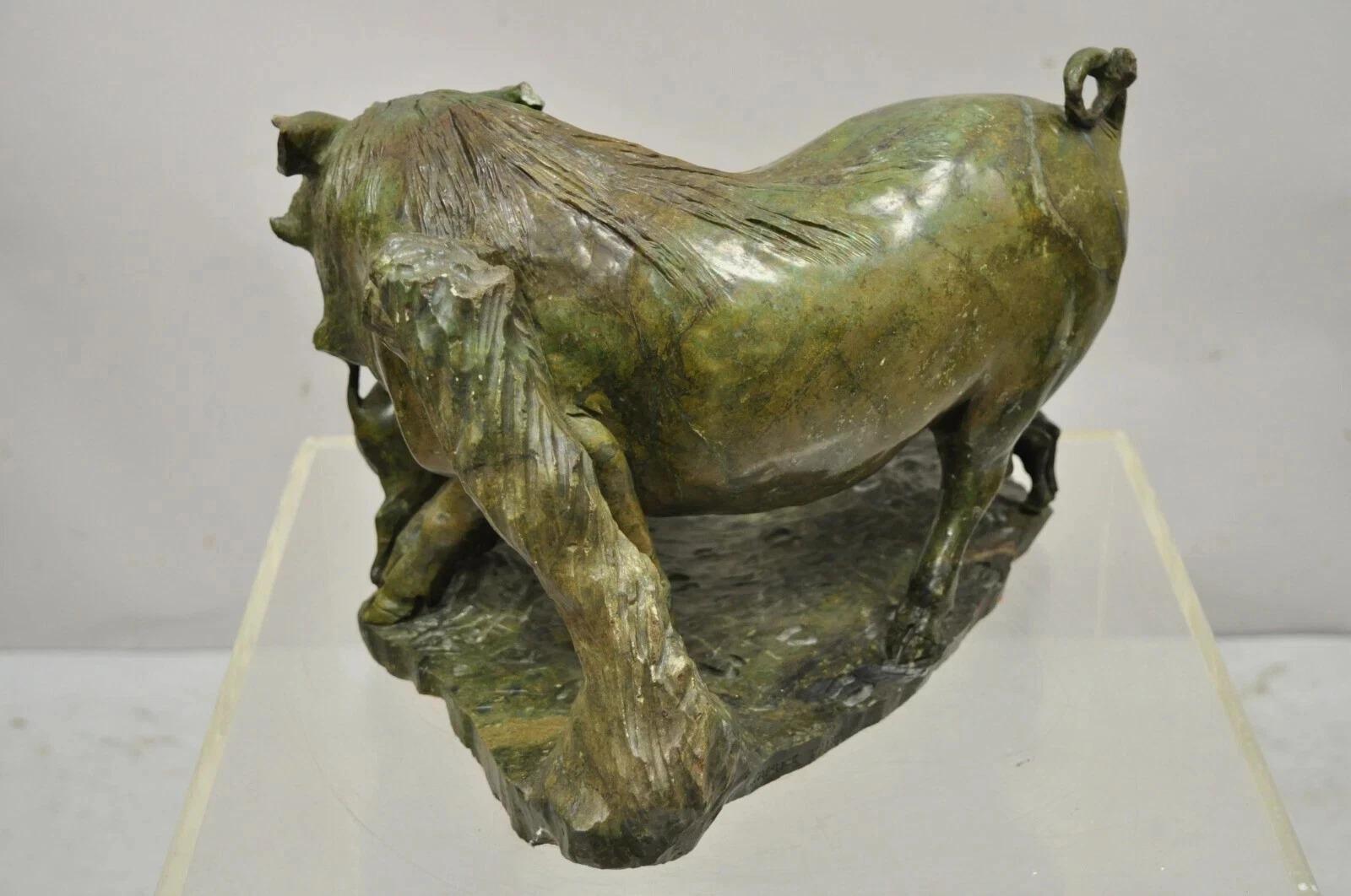 Figura di scultura di cinghiale africano Greene & Greene Greene intagliato in pietra dura di James Tandi in vendita 3