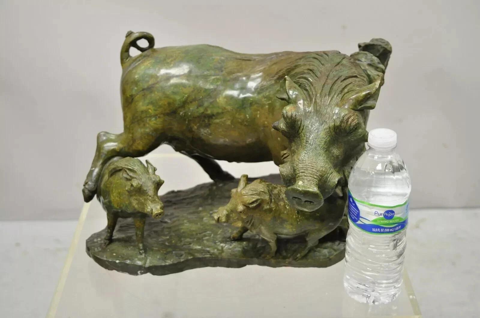 Tribale Figura di scultura di cinghiale africano Greene & Greene Greene intagliato in pietra dura di James Tandi in vendita