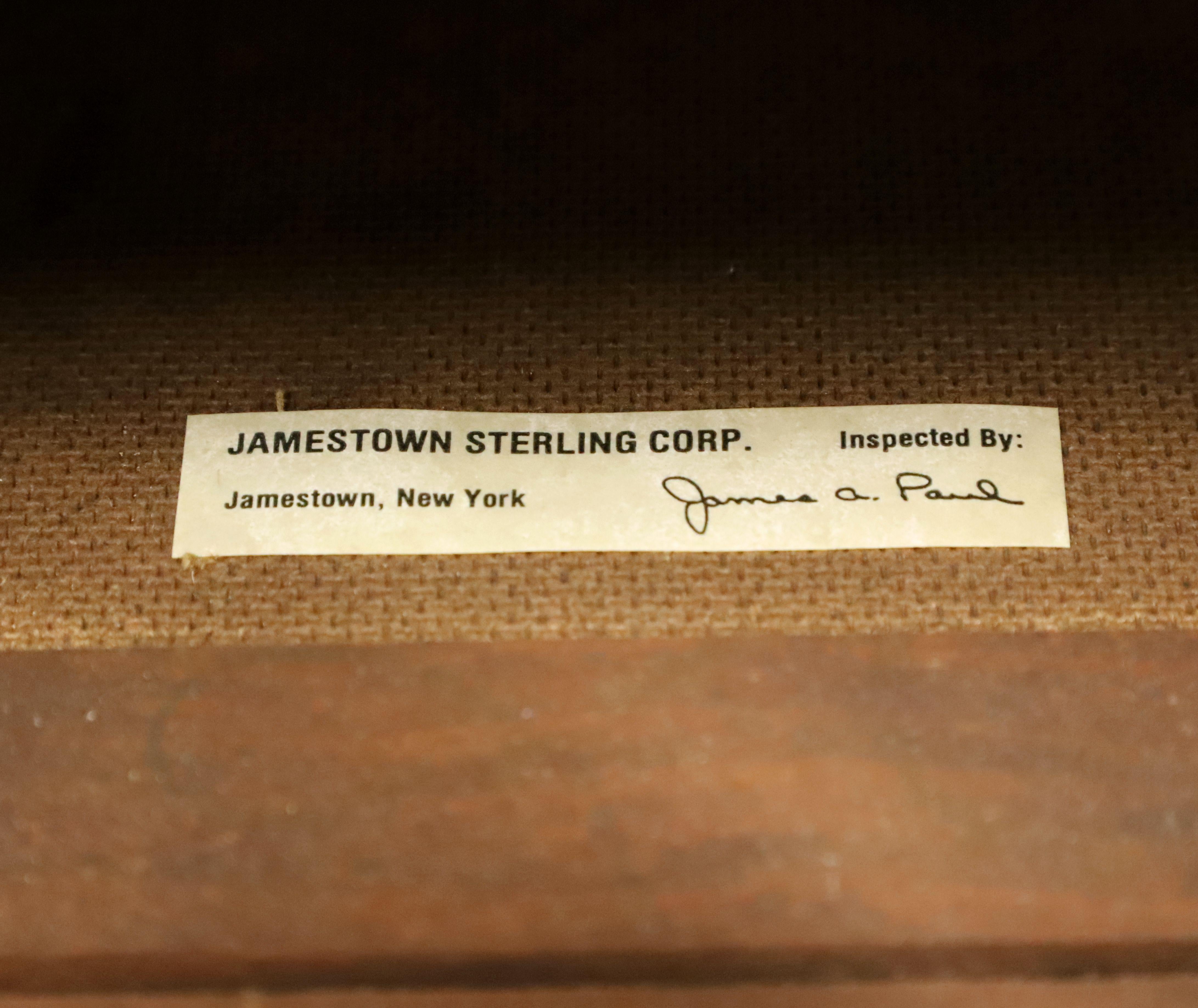 JAMESTOWN STERLING Cerisier Chippendale Table de nuit à trois tiroirs Coffre de chevet en vente 4