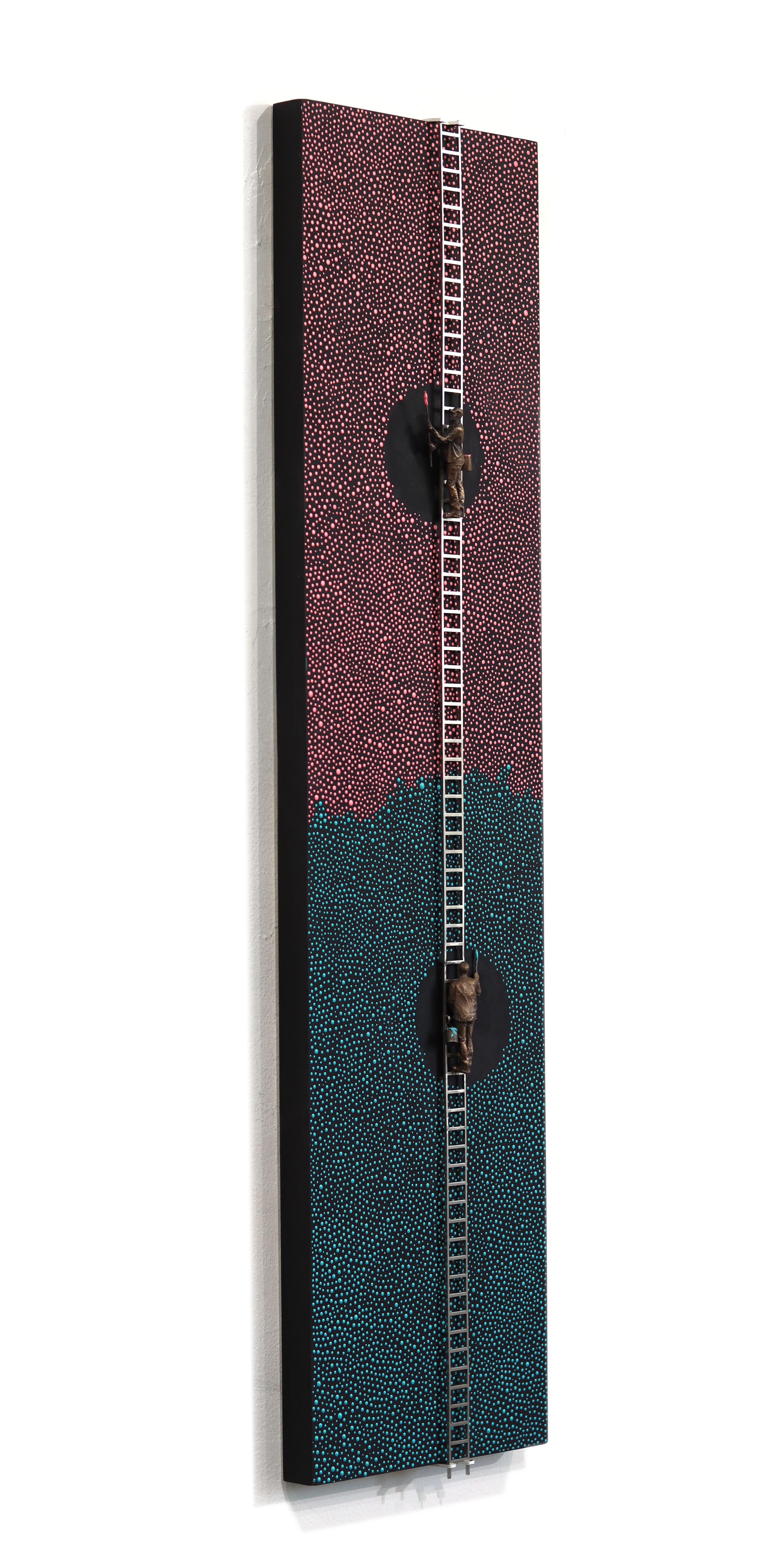Rosa und blaue Punkte - Hohe abstrakte figürliche skulpturale zeitgenössische Kunstwerke (Gold), Abstract Painting, von Jamie Burmeister