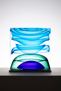 „Infusion Block in Blau und Grün“:: Zeitgenössisch:: Glas:: Skulptur:: Stahlsockel