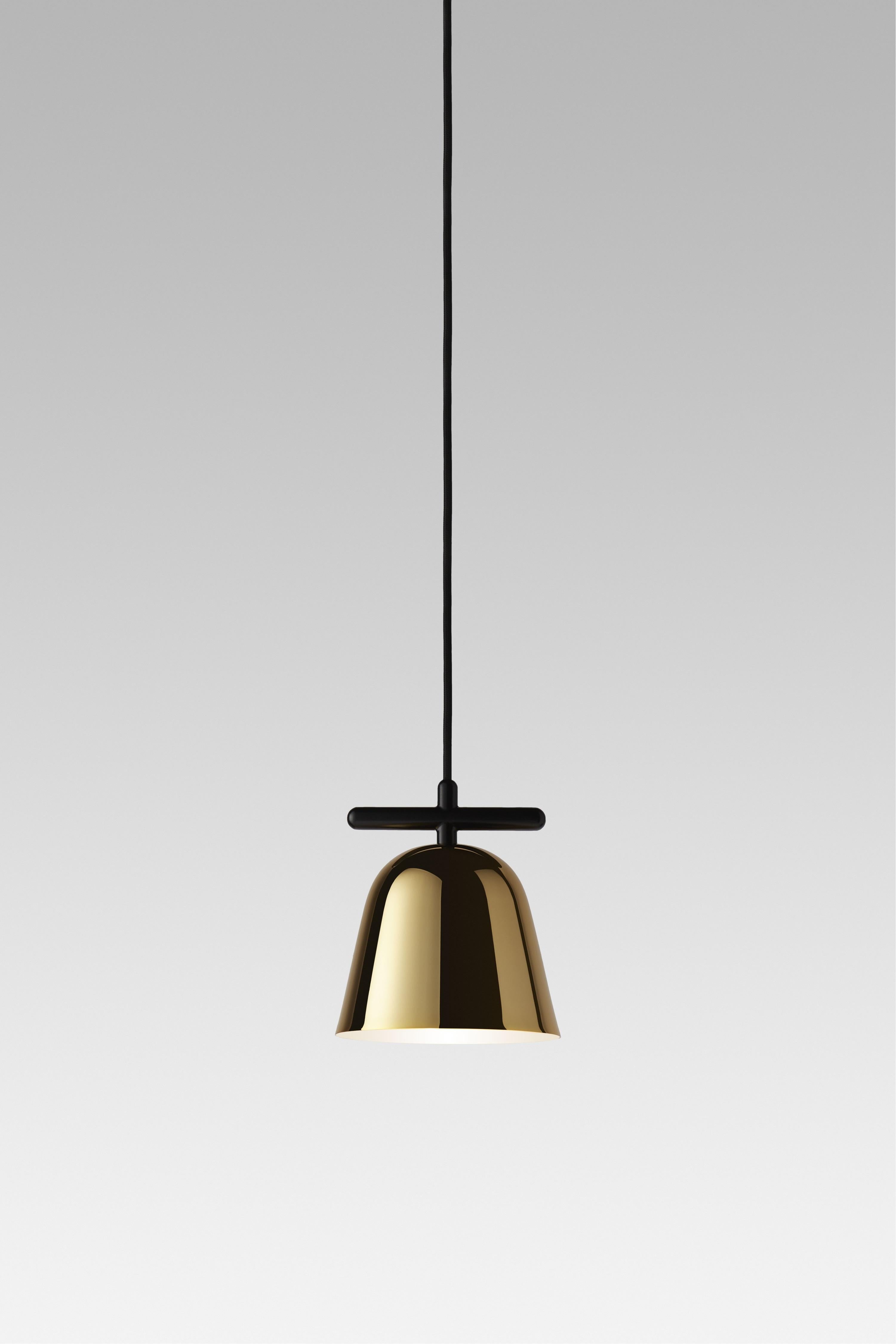 Lighto T GR by Jaime Hayon

This is a skinny yet characteristic collection. So simple yet so unique, with stunning finishes.

Suspension lamp. Structure in black matt lacquered steel. Dome in golden glossy or black chrome electroplated. Cob led unit