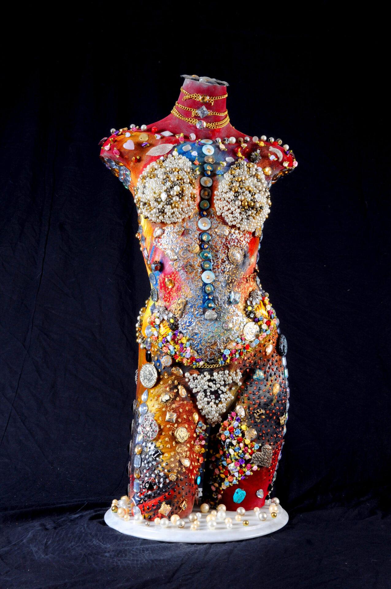 Venus de Hollywood - Sculpture by Jamy Kahn 