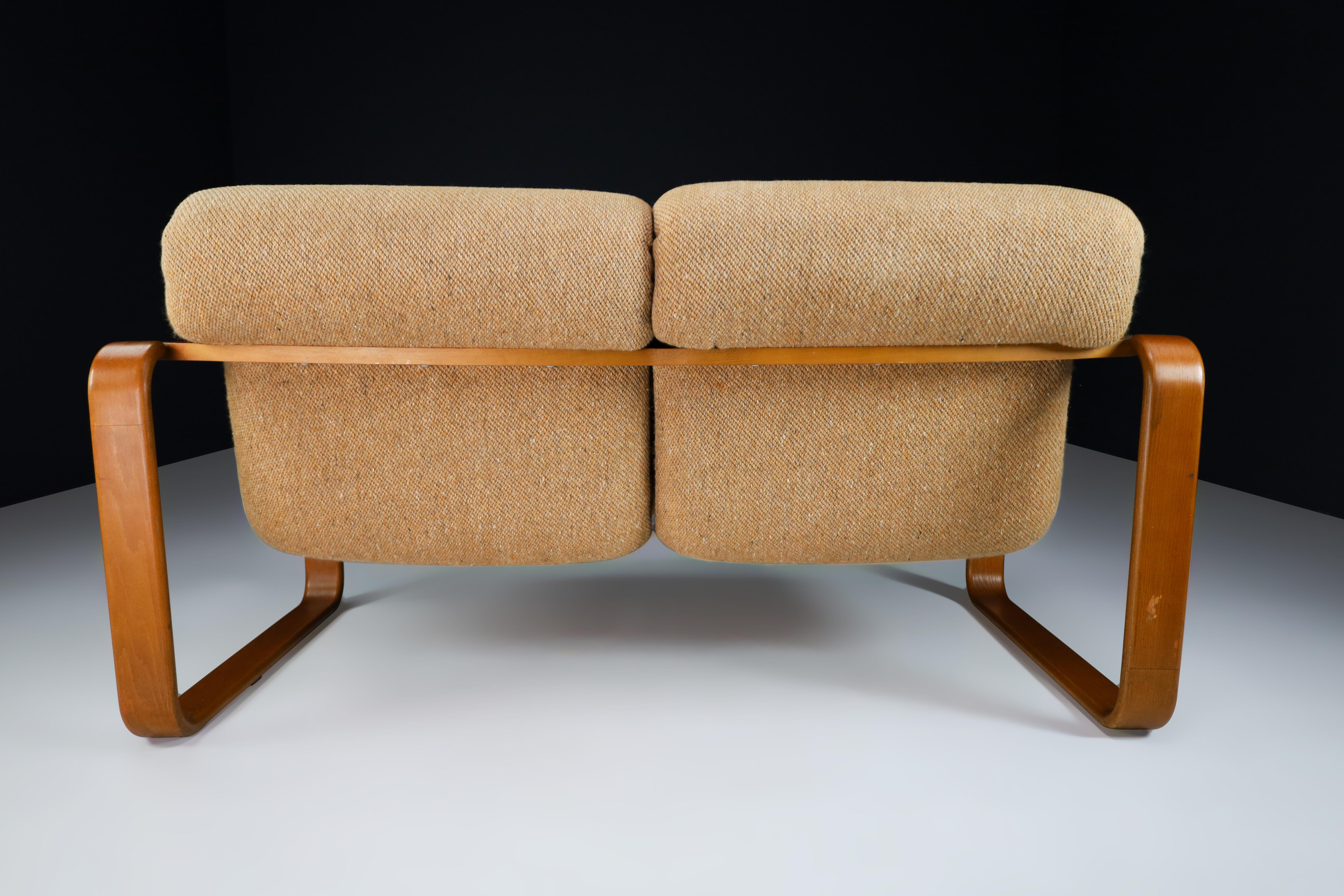 20th Century Jan Bočan Bentwood Two Seat Sofa in Original Jute Fabric 1960s For Sale