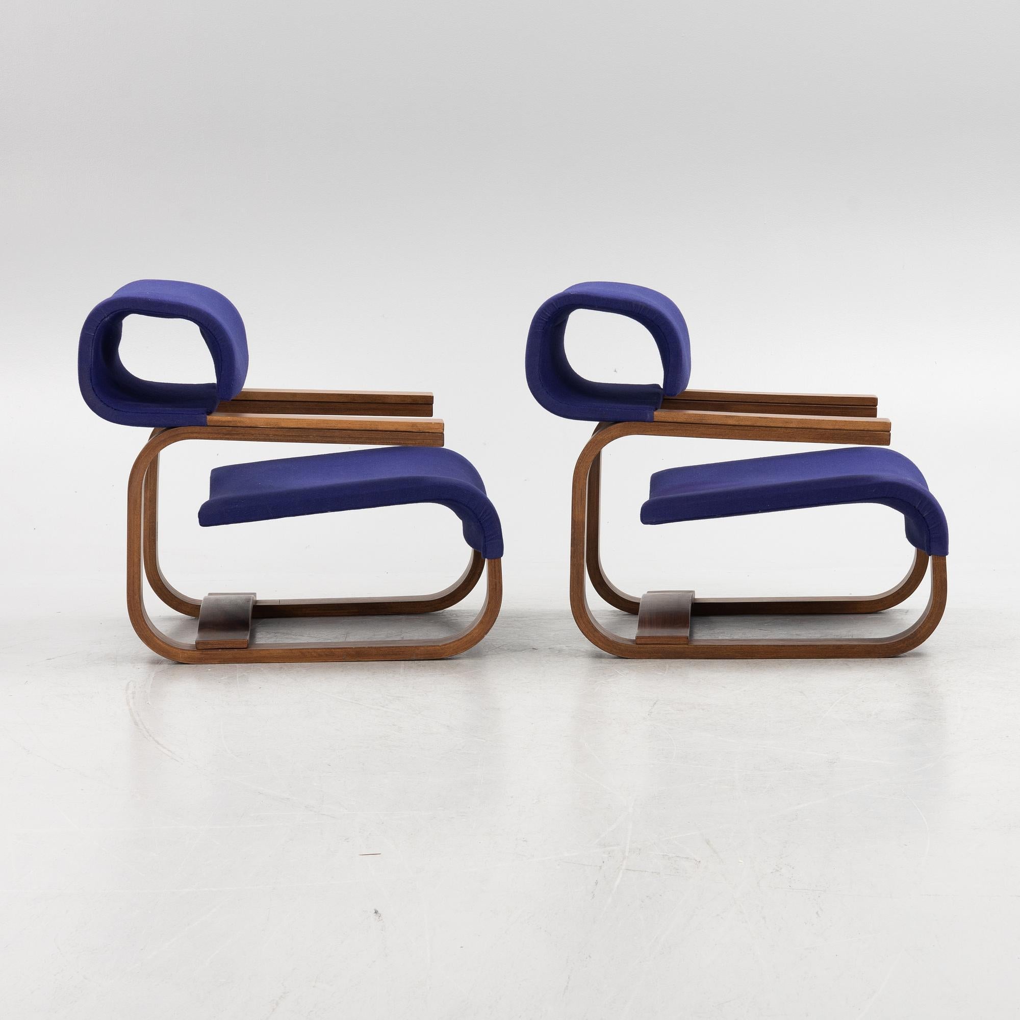 Jan Bocan armchairs a pair for the Czech Embassy of Sweden Stockholm 1972 In Good Condition For Sale In Paris, FR