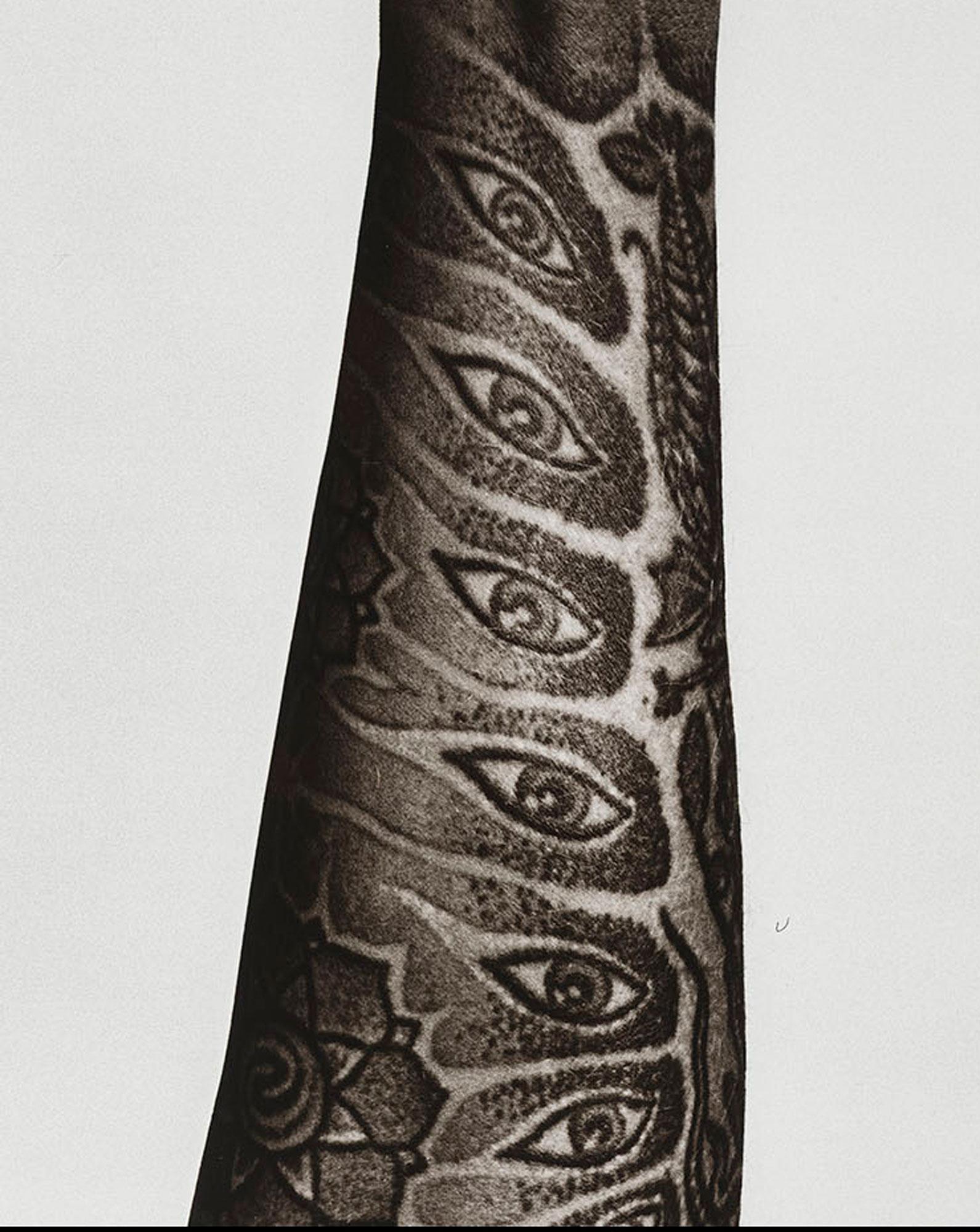 Hand II, Russia - Contemporary Photograph by Jan C. Schlegel