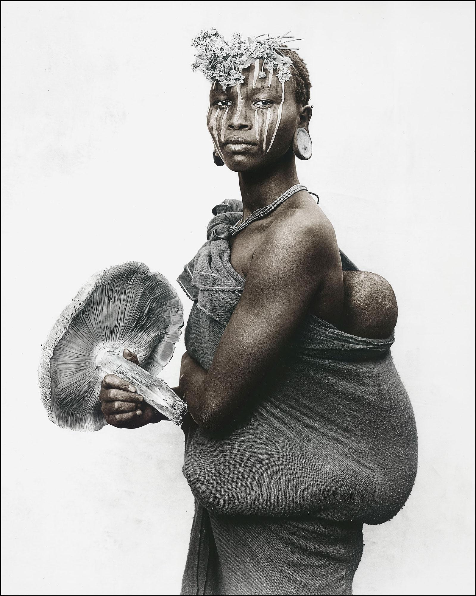 Portrait Photograph Jan C. Schlegel - Mère avec champignon, tribu Suri, Éthiopie