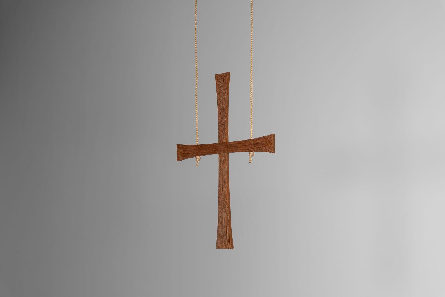 Ciondolo a croce Jan de Jong Chiesa di Sint Willibrordus Almelo 1964 in vendita 6