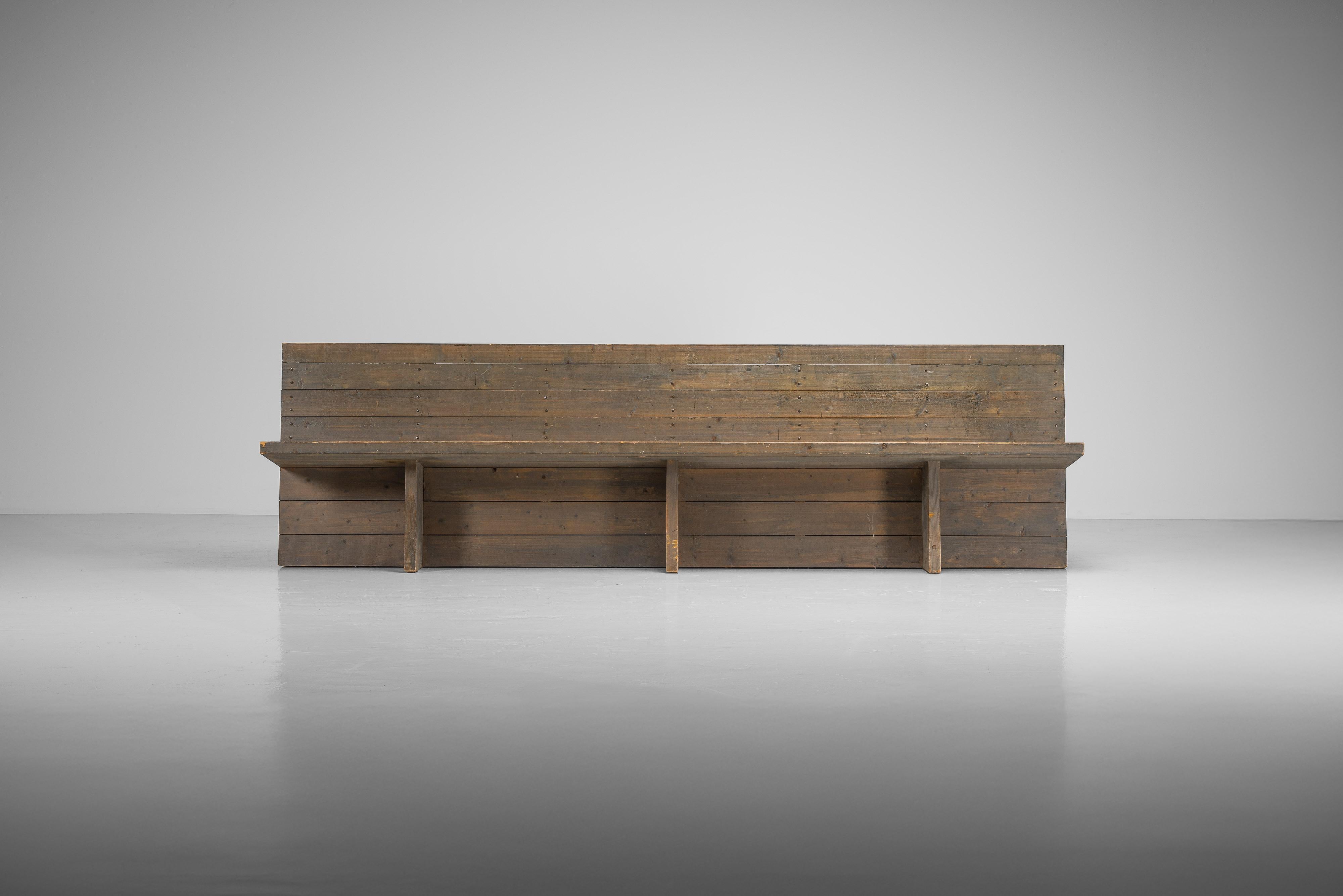 Jan de Jong lange Bank Sint-Willibrordus Kirche Almelo 1964 (Niederländisch) im Angebot