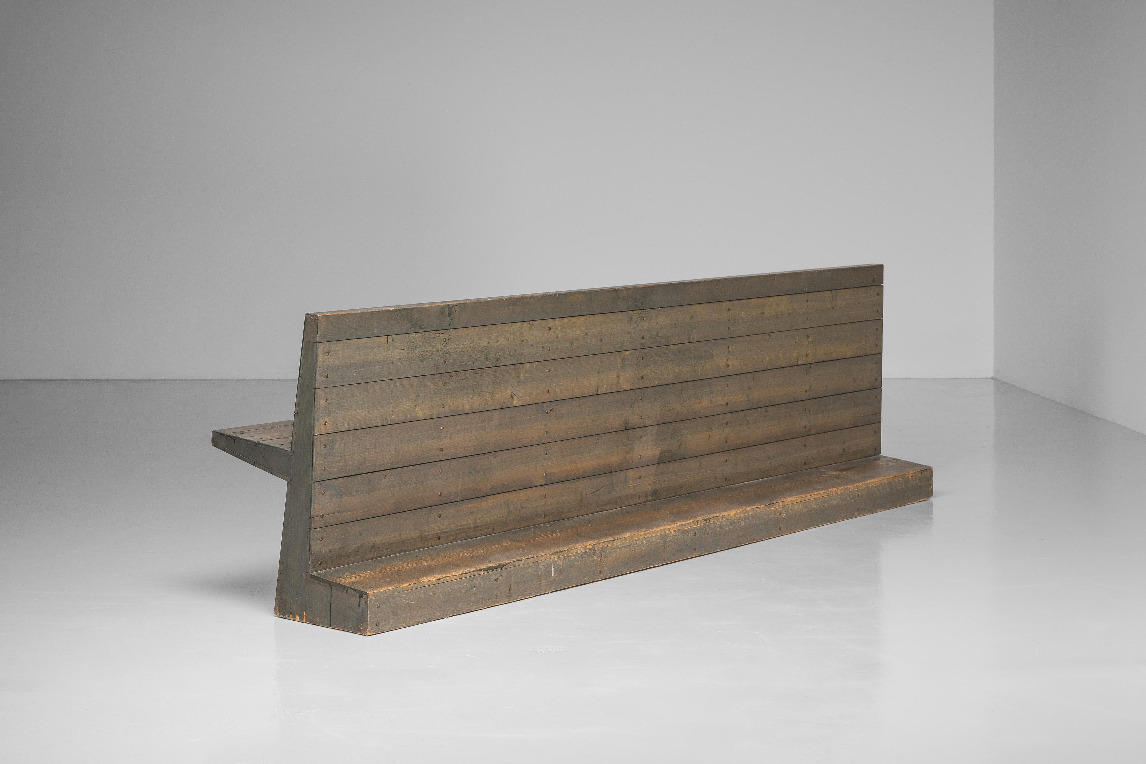 Jan de Jong lange Bank Sint-Willibrordus Kirche Almelo 1964 (Mitte des 20. Jahrhunderts) im Angebot