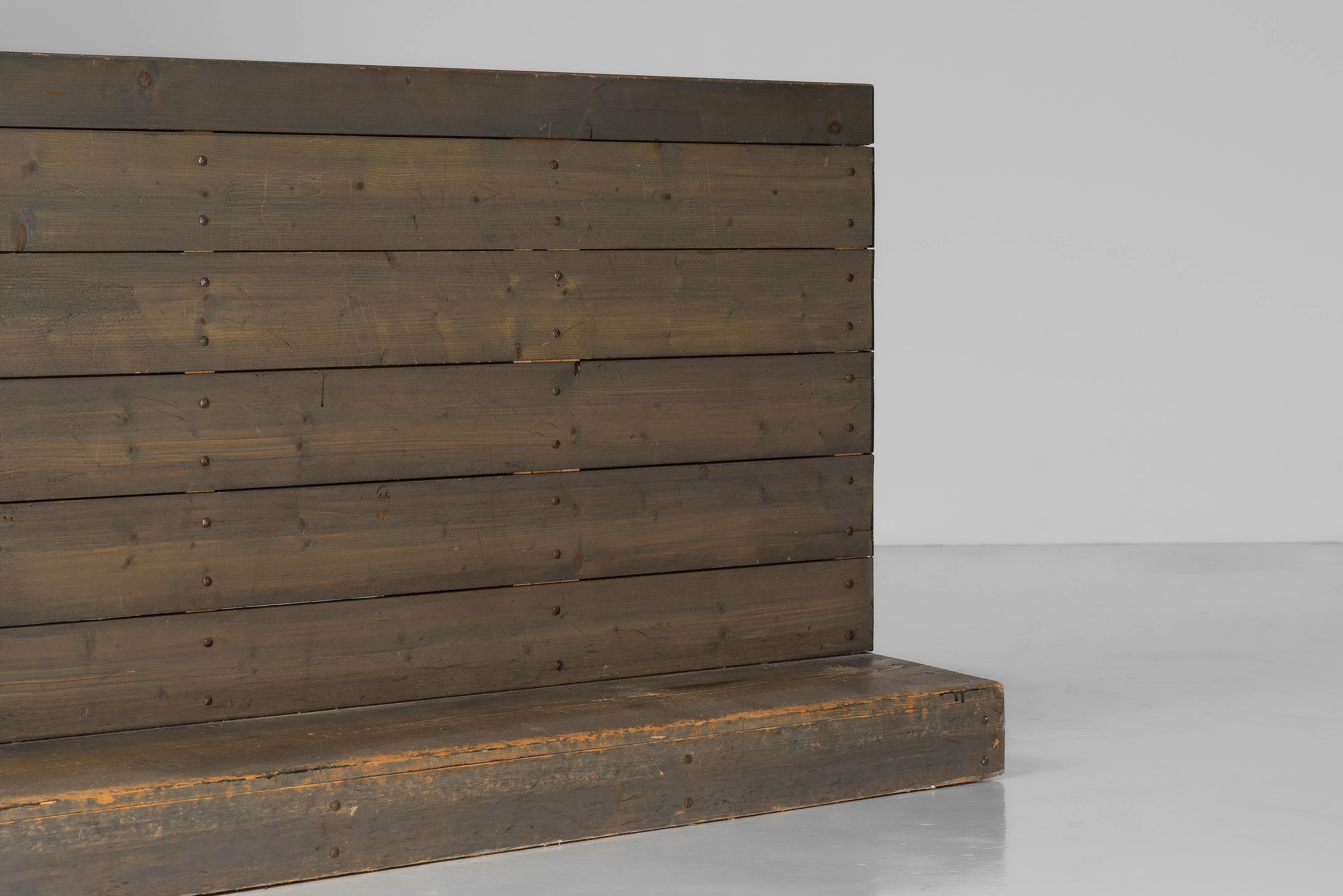 Jan de Jong lange Bank Sint-Willibrordus Kirche Almelo 1964 (Kupfer) im Angebot