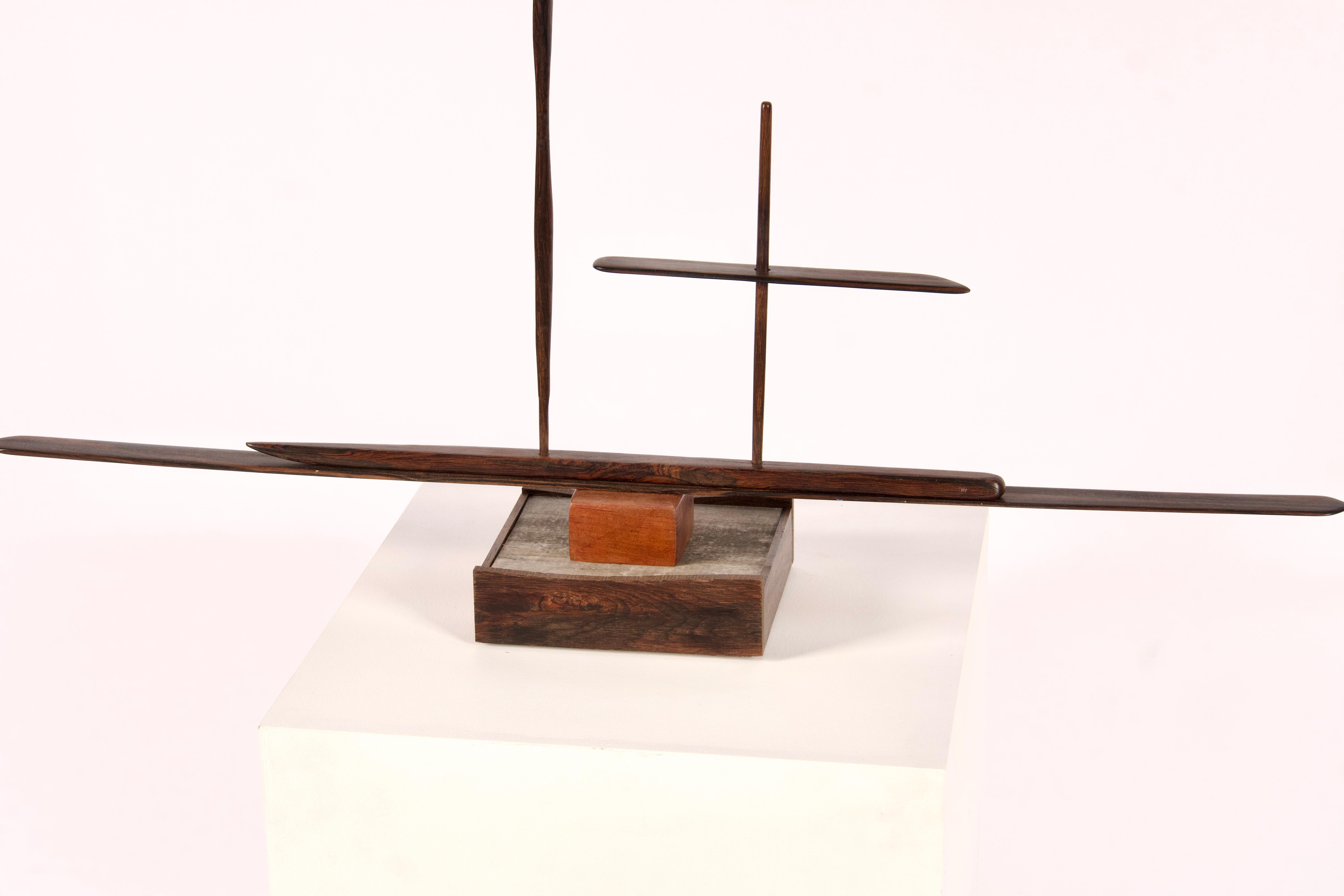 Abstrakte modernistische Jan De Swart-Skulptur aus gemischten Hölzern, kalifornischer Künstler im Angebot 2