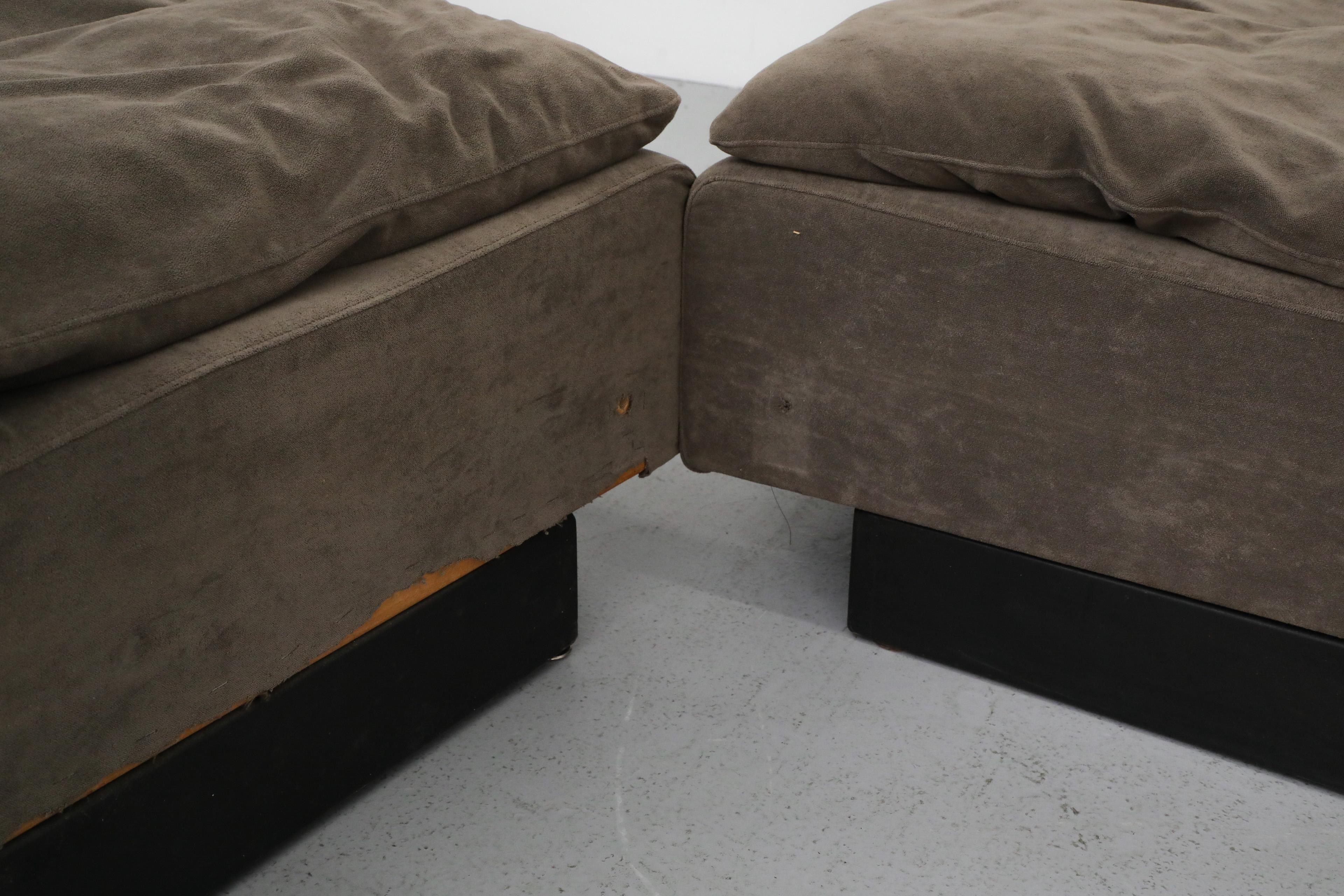 Jan Des Bouvrie (Attr) Langes zweiteiliges graues Chenille-Sofa aus grauem Chenille für Gelderland, 1980er Jahre 3
