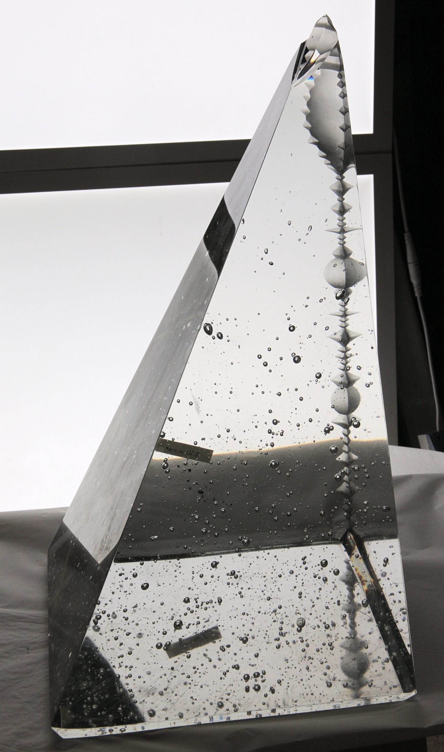 Jan Exnar, Czech Crystal Pyramid Monolith with Corner Engraving, 1998 2