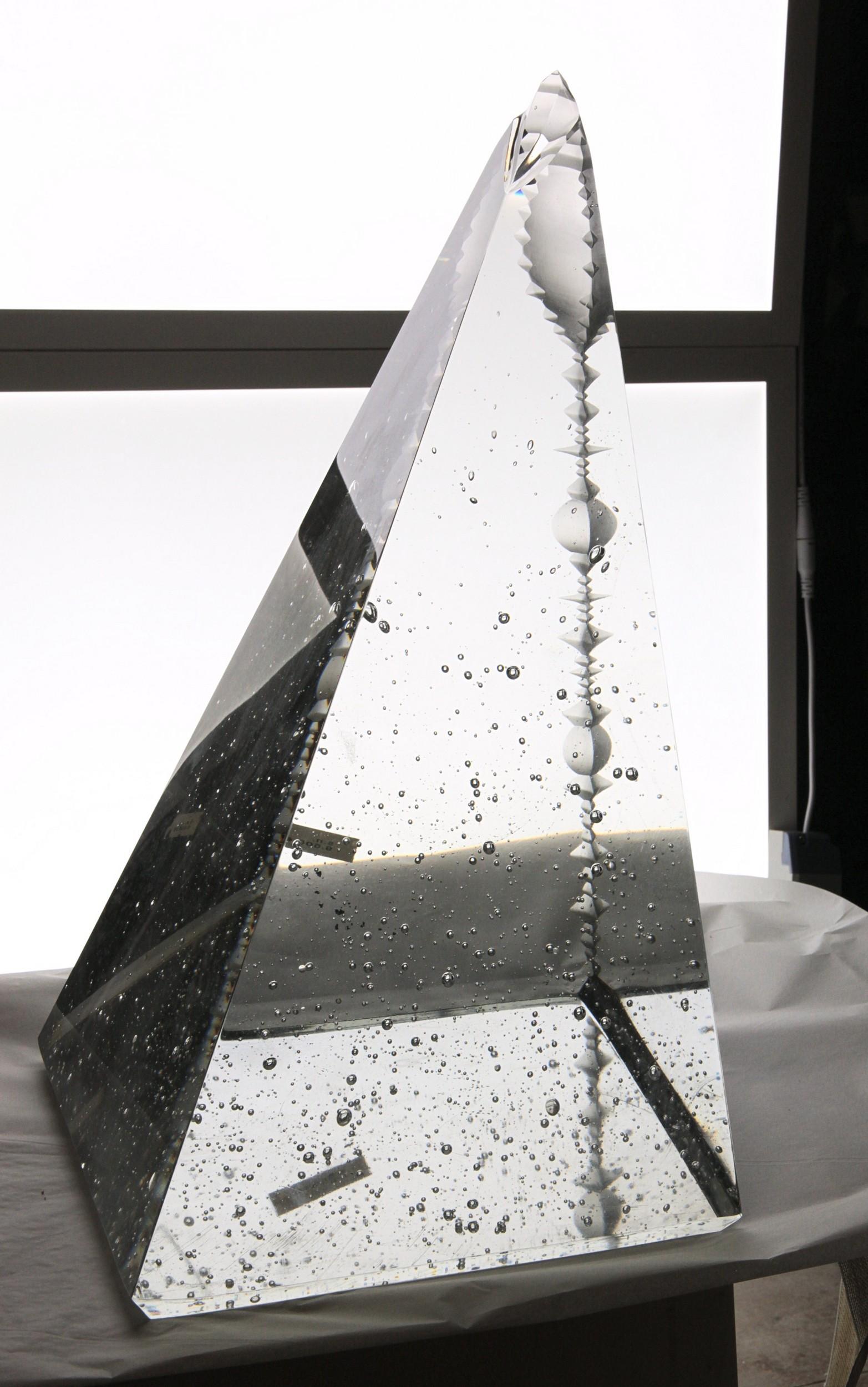 Jan Exnar, Czech Crystal Pyramid Monolith with Corner Engraving, 1998 4