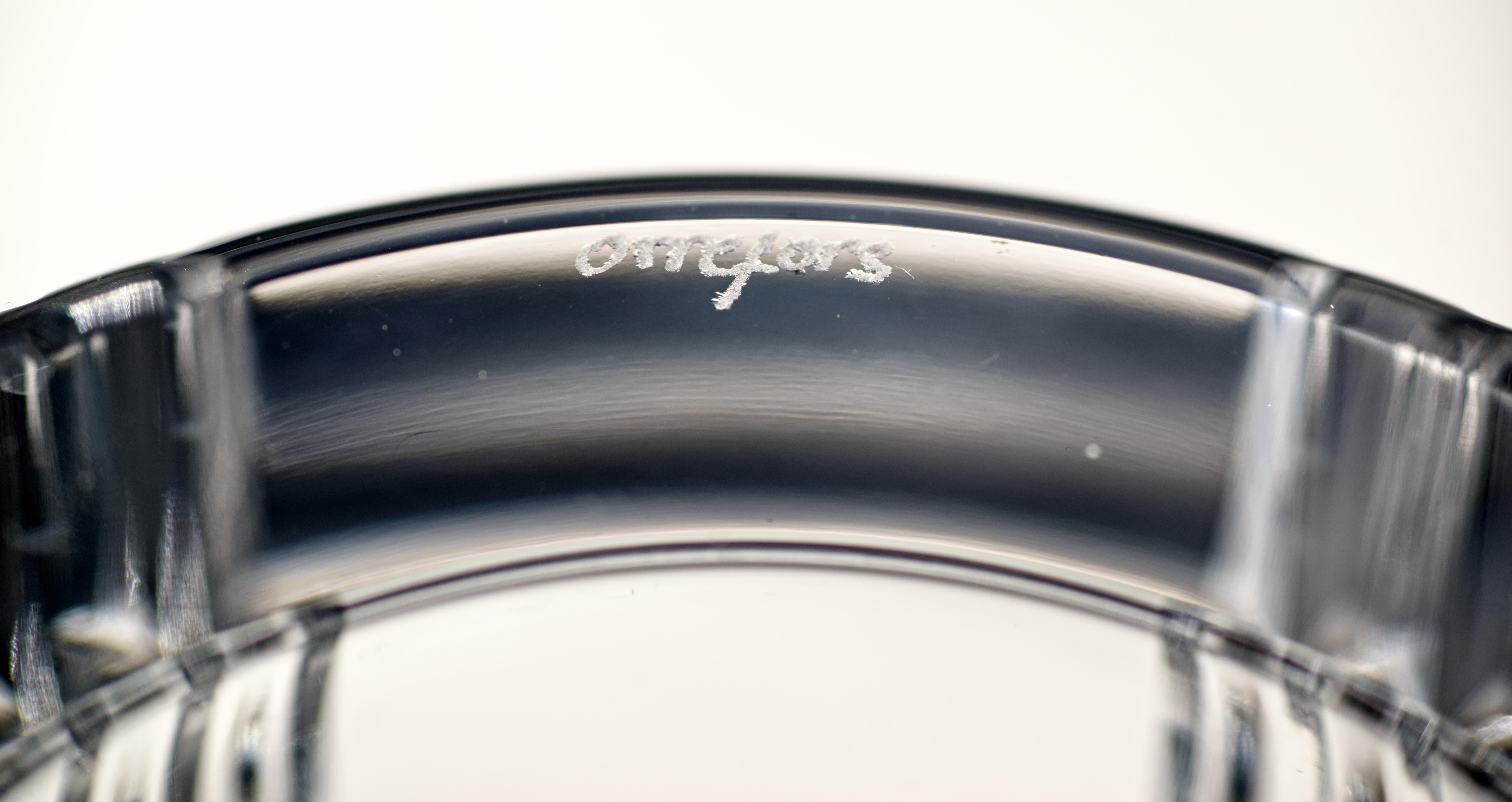 Le bol Crystal Reflections de style Art déco a été conçu par Jan Johansson pour Orrefors Sweden. Il a été fabriqué en Suède en cristal clair.

Jan Johansson (1942-2018) était un célèbre orfèvre et verrier suédois qui a travaillé chez AGA à Stokholm
