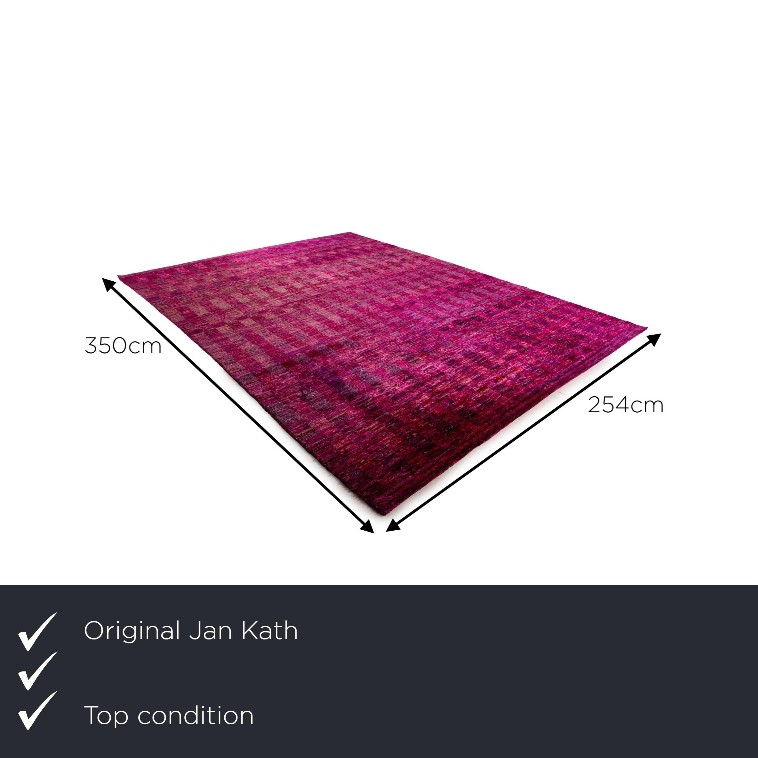 We present to you a Jan Kath Sari V-Stripes silk carpet silk pink 254x350cm.
 
 

 Product measurements in centimeters:
 

 depth: 350
 width: 254.





 