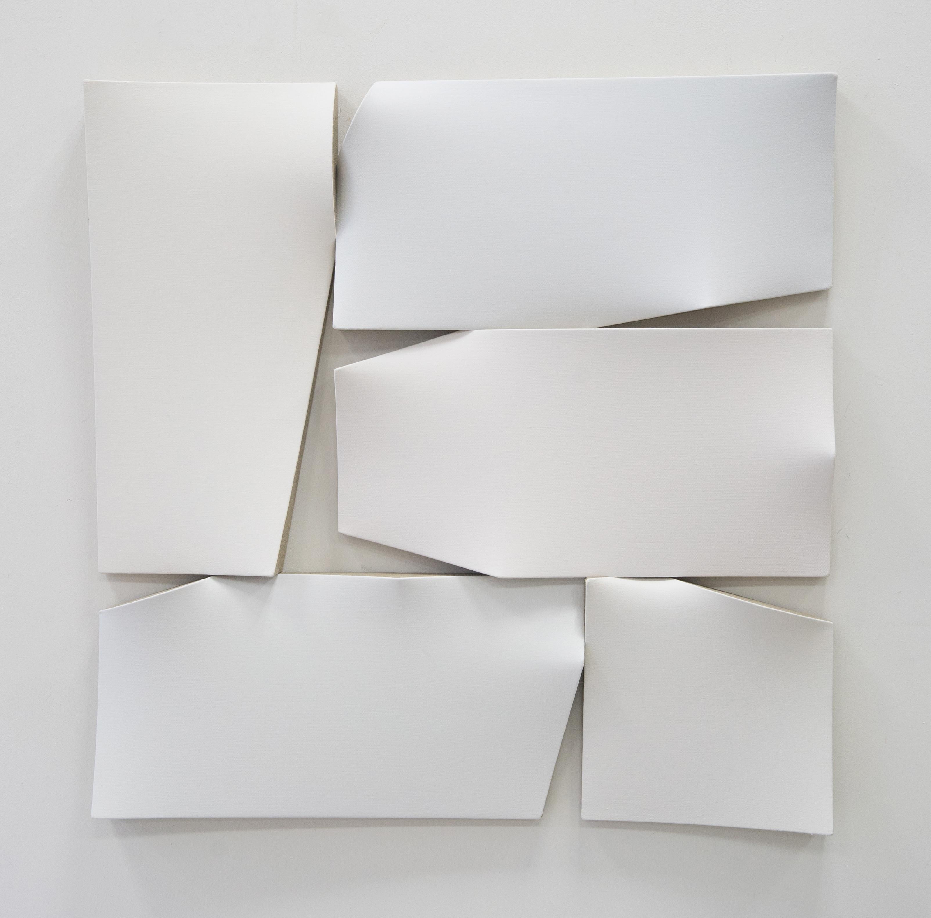 Cuts n Tears (Weiß) – Painting von Jan Maarten Voskuil