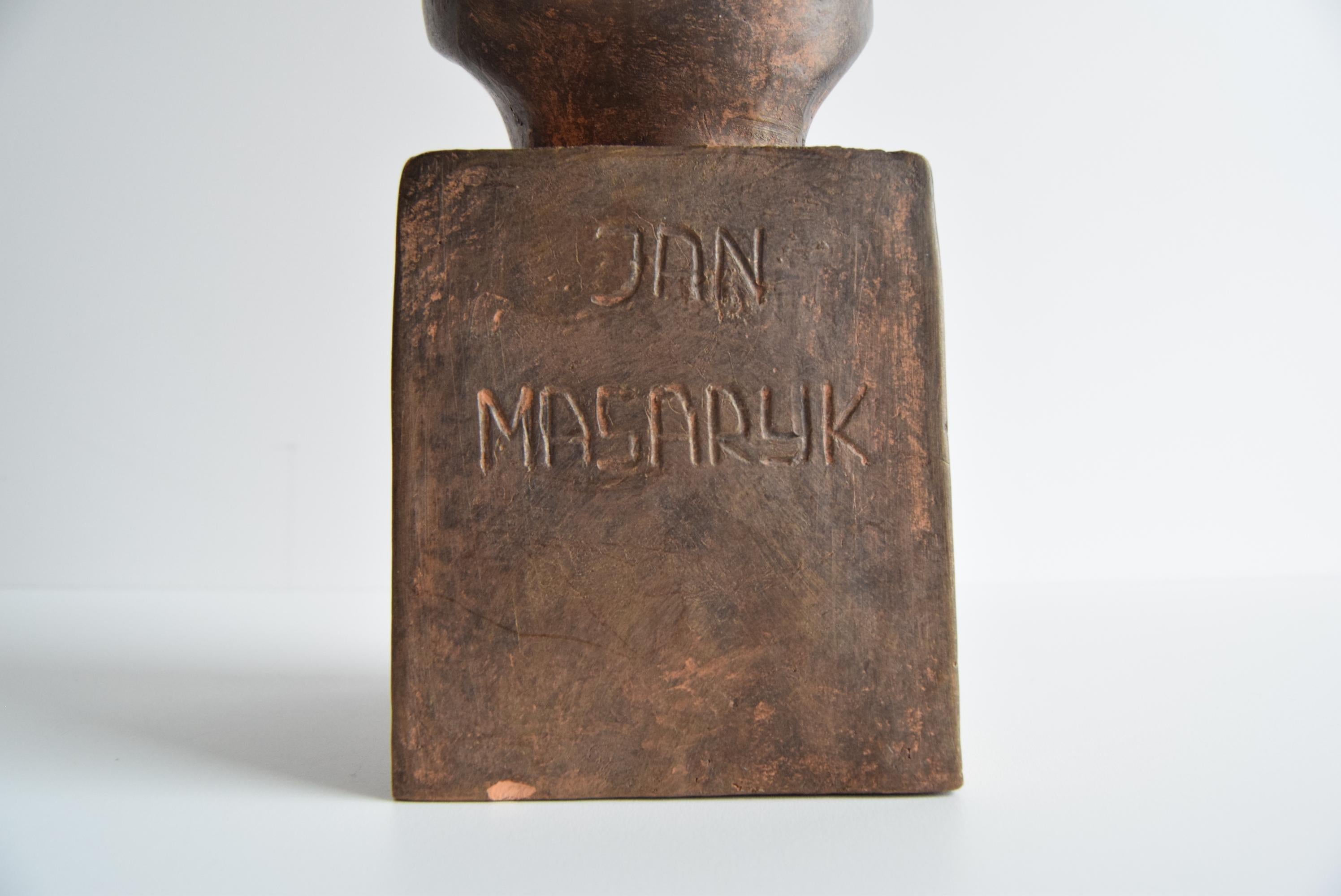 Busto in ceramica di Jan Masaryk, anni '50 circa. in vendita 6