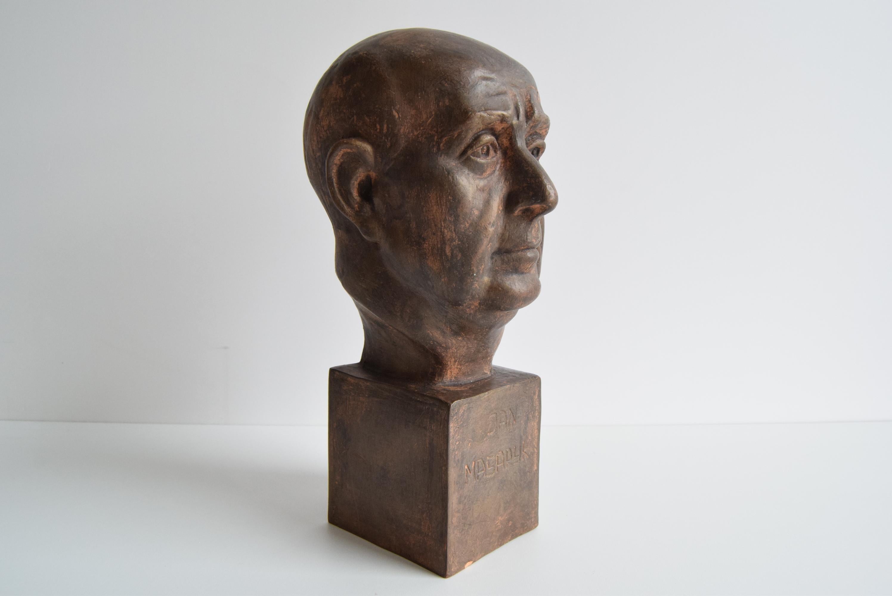 Mid-Century moderno Busto in ceramica di Jan Masaryk, anni '50 circa. in vendita