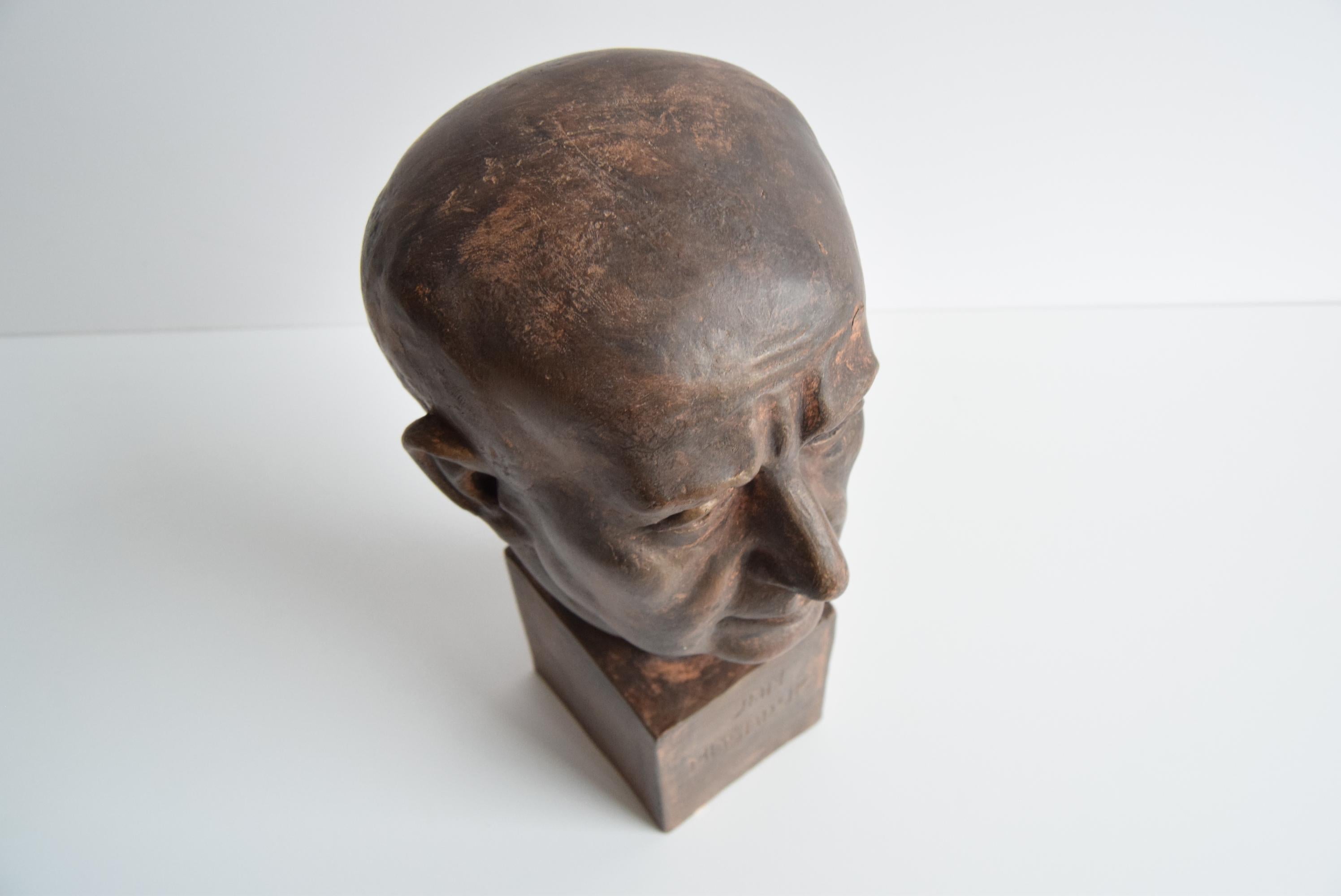 Busto in ceramica di Jan Masaryk, anni '50 circa. in vendita 2