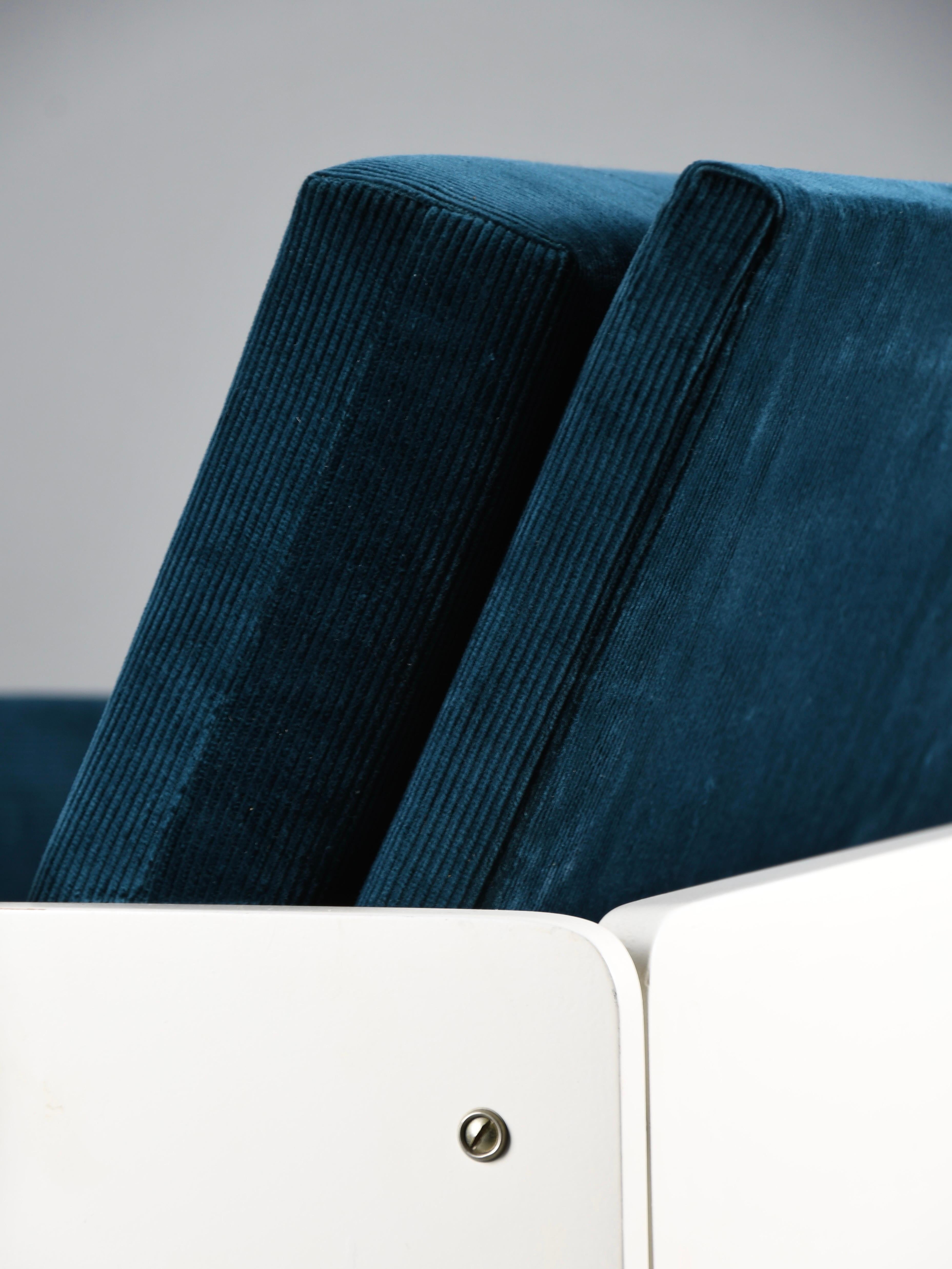 Mid-Century Modern Jan Pieter Berghoef Blue & White Lounge Chair for Spectrum, Netherlands, 1960s For Sale