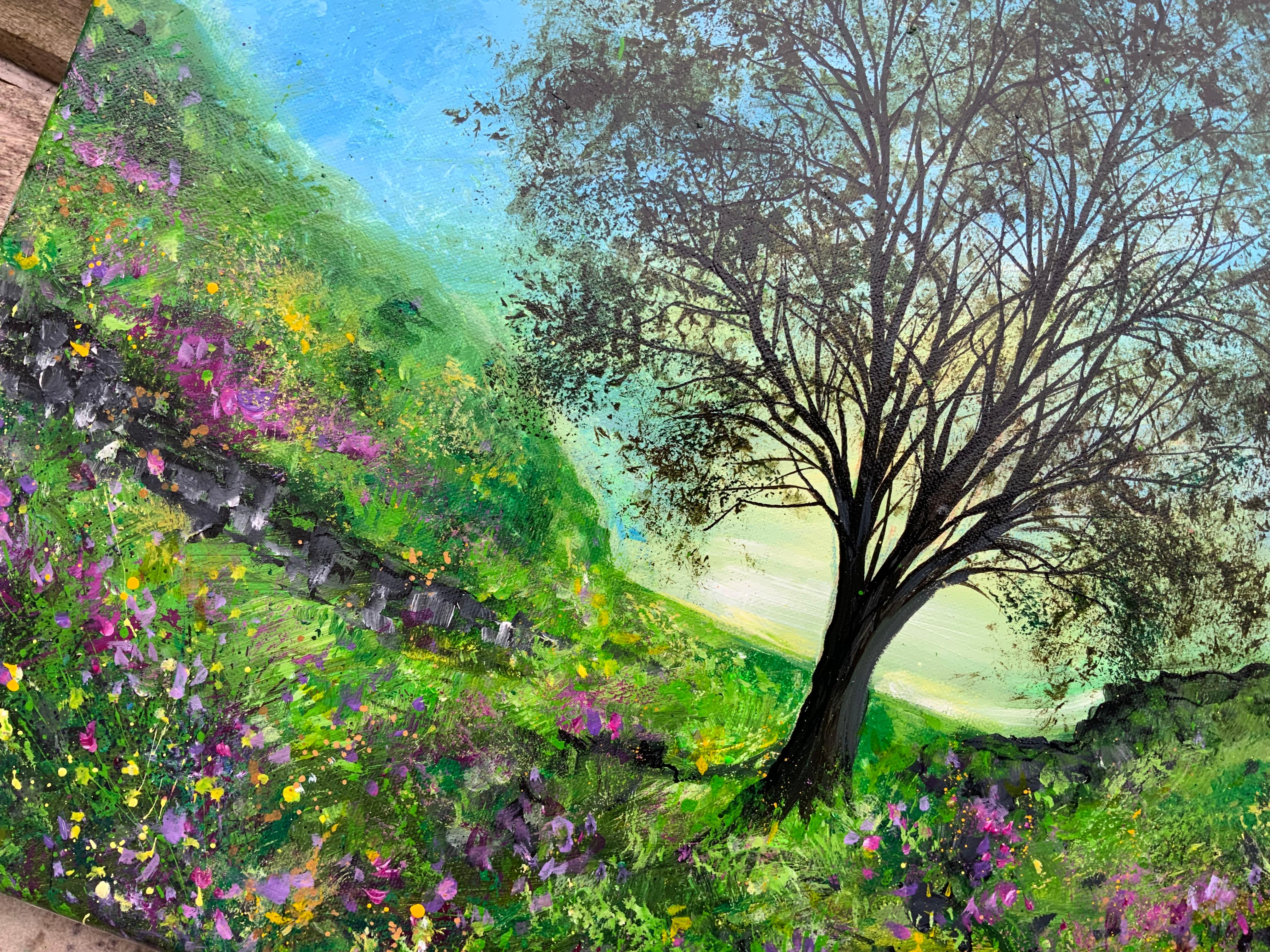 Himmlische Platane, Originalgemälde, Baum, Natur, Landschaftsgemälde, Hügel (Blau), Landscape Painting, von Jan Rogers