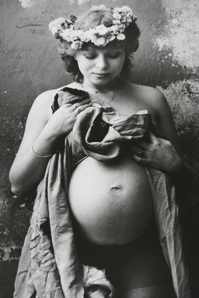 Jan Saudek, Original Photograph #358 'Miroslava, Little Mother' Large size

Jan Saudek (1935)
Titled 