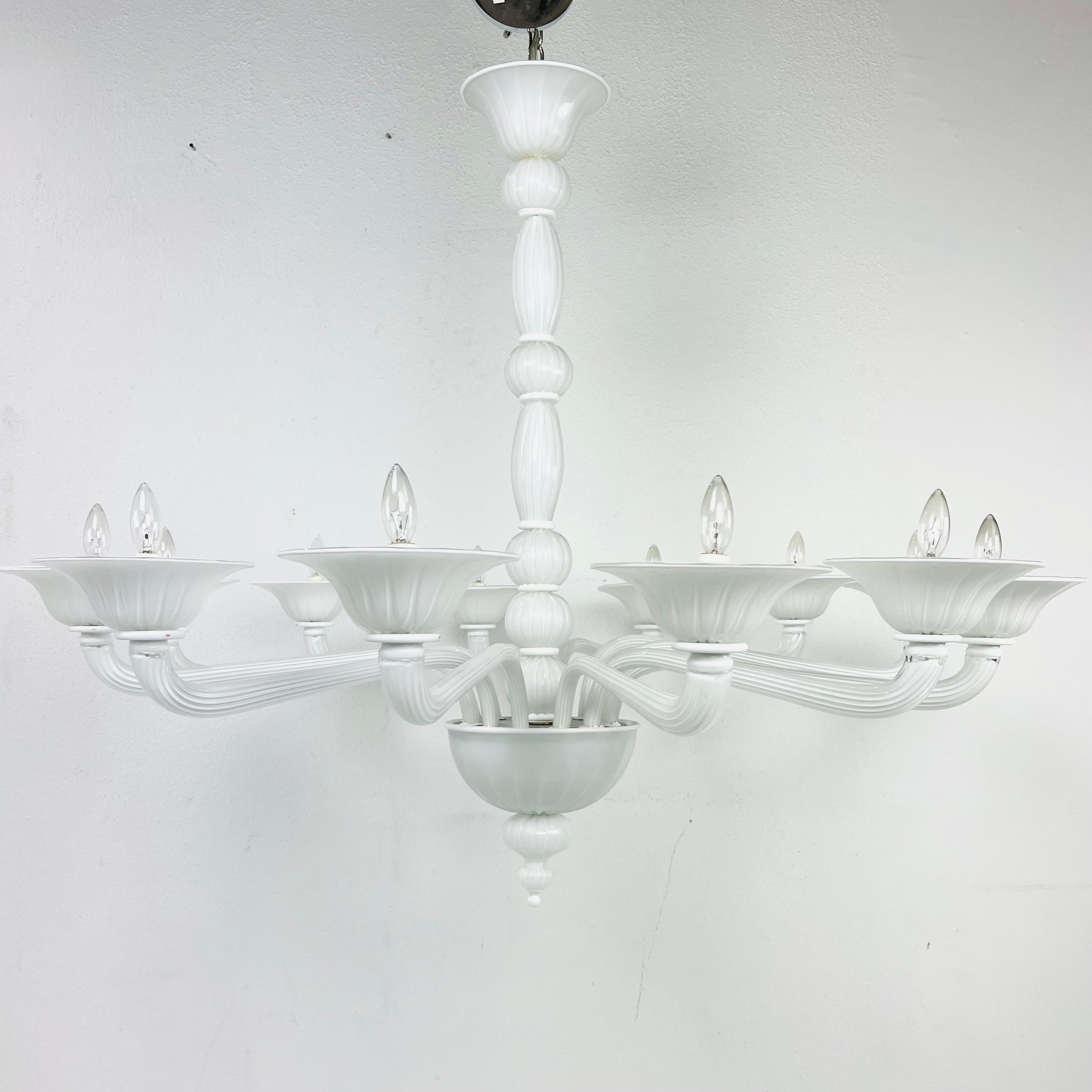 Jan Showers 12 Light Murano Glass Chandelier For Sale 5