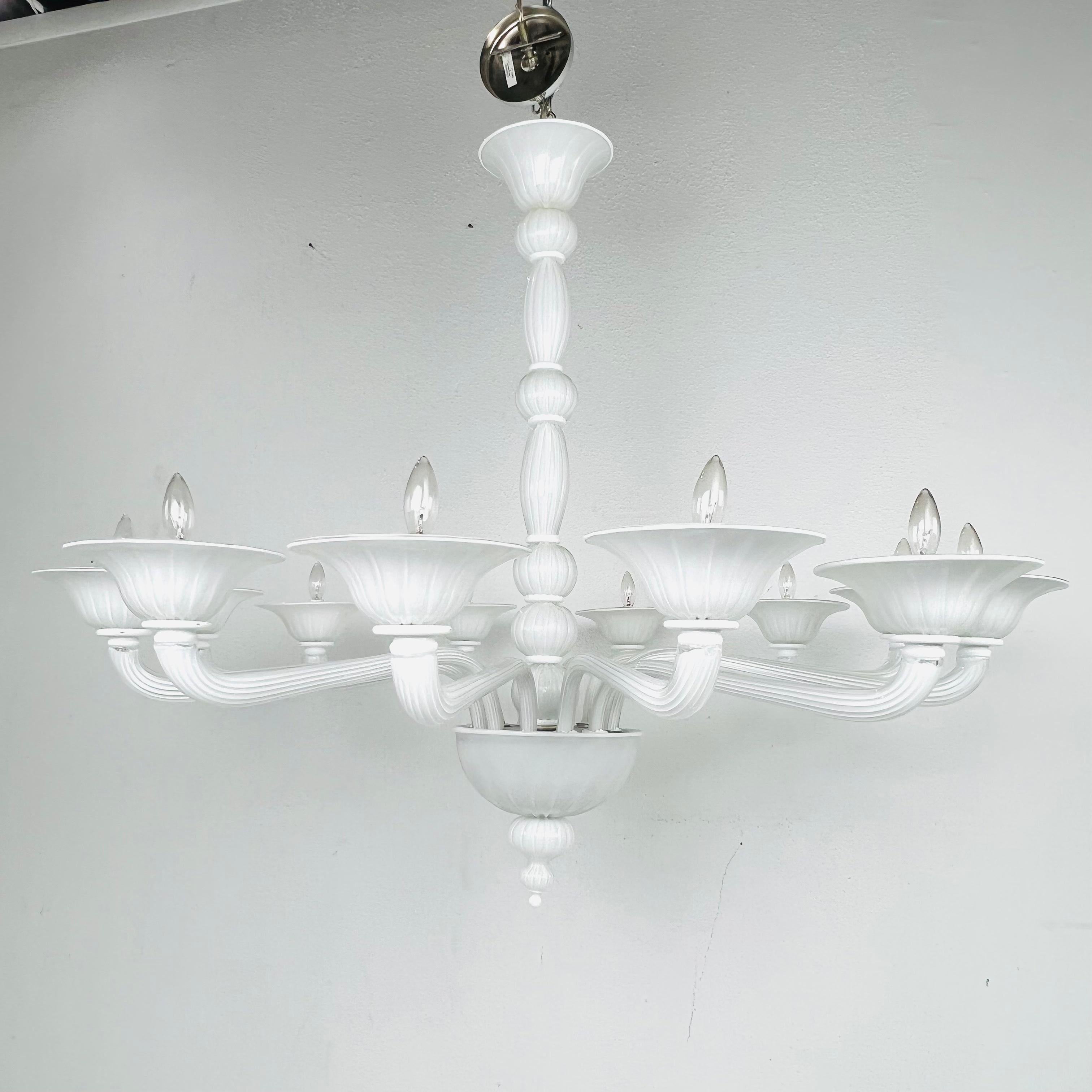 Mid-Century Modern Jan Showers 12 Light Murano Glass Chandelier For Sale