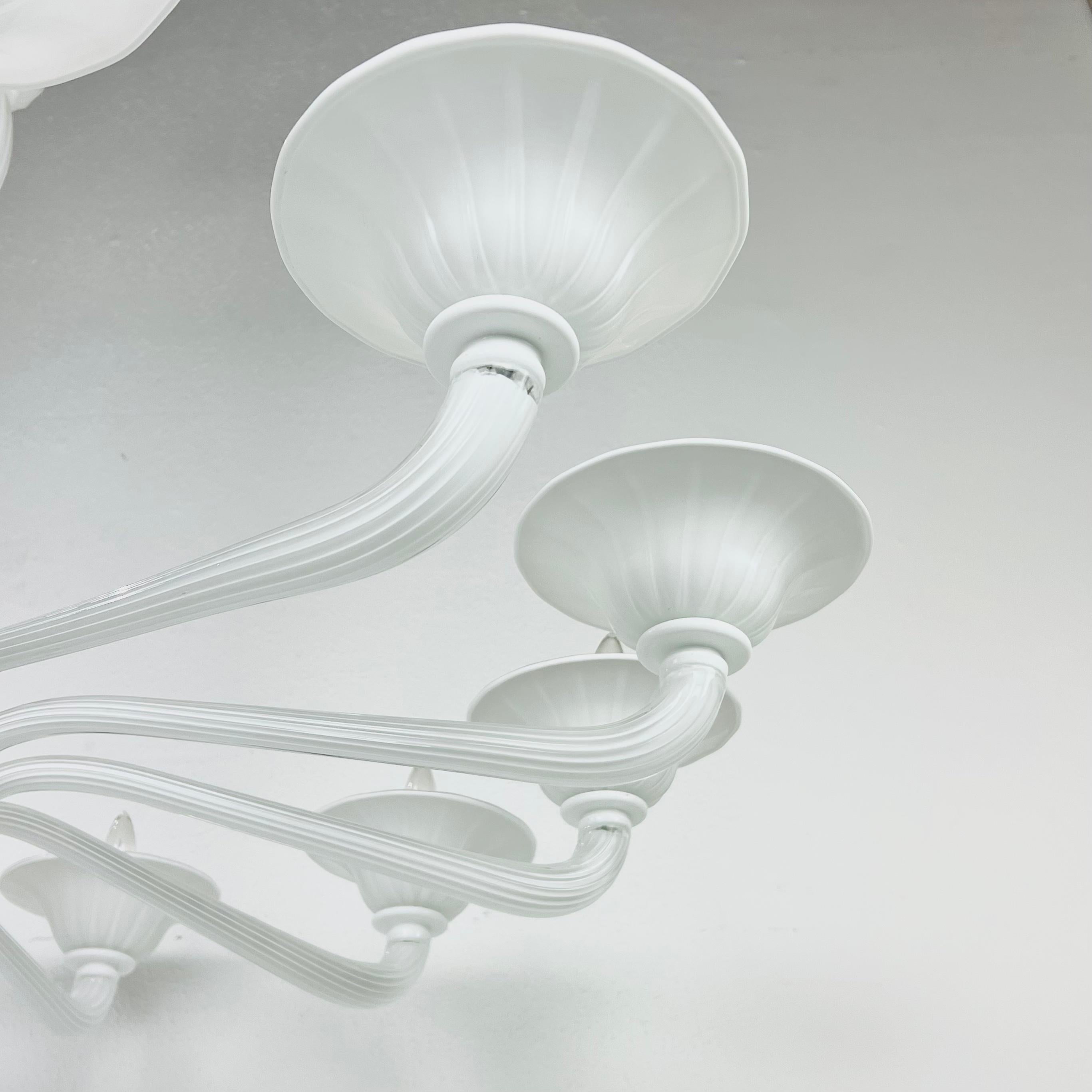 Jan Showers Lustre à 12 lumières en verre Murano Bon état - En vente à Dallas, TX