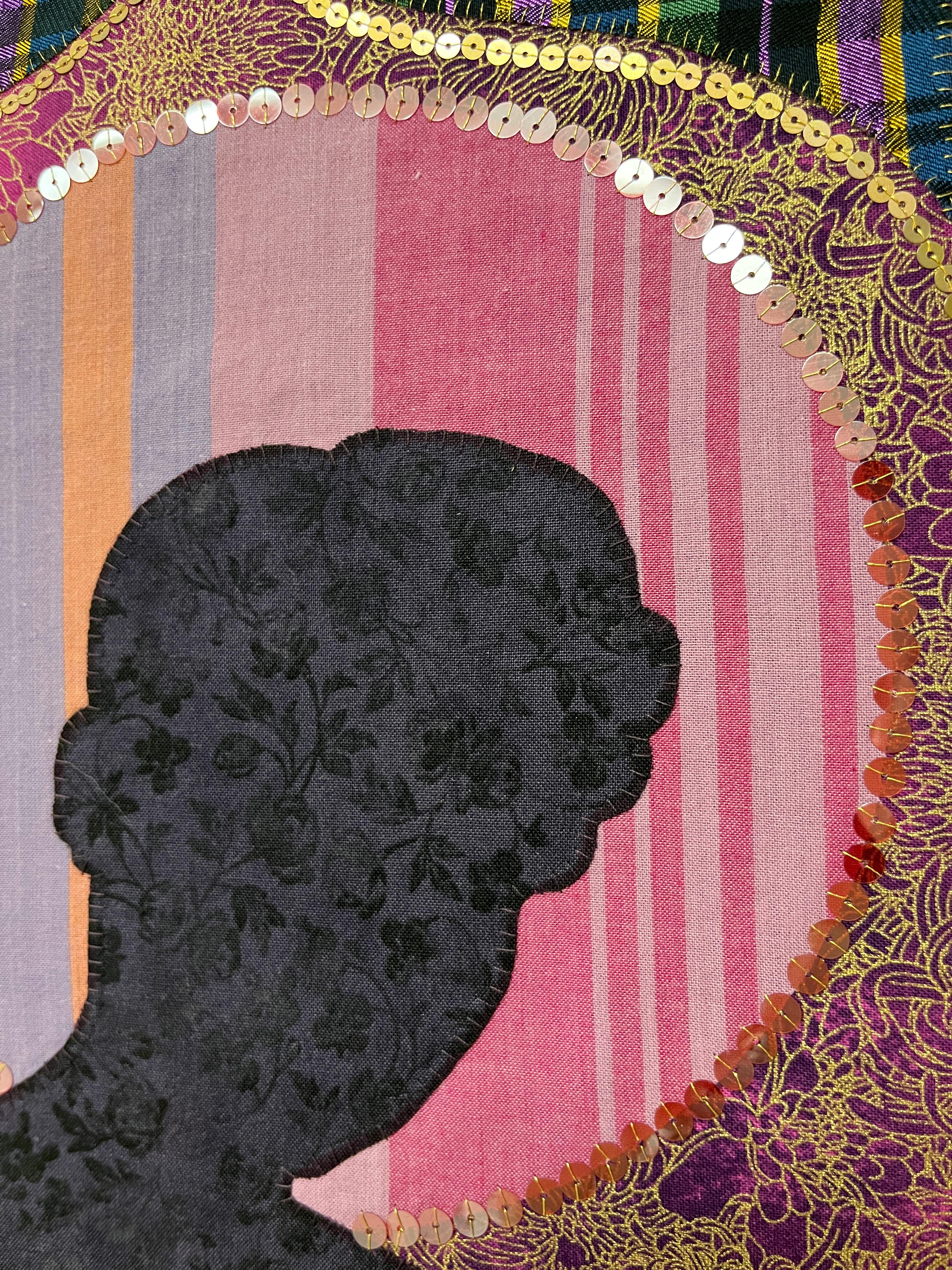 Untitled MM11, silhouette, motif, textile, icône, violet, rose, or en vente 3