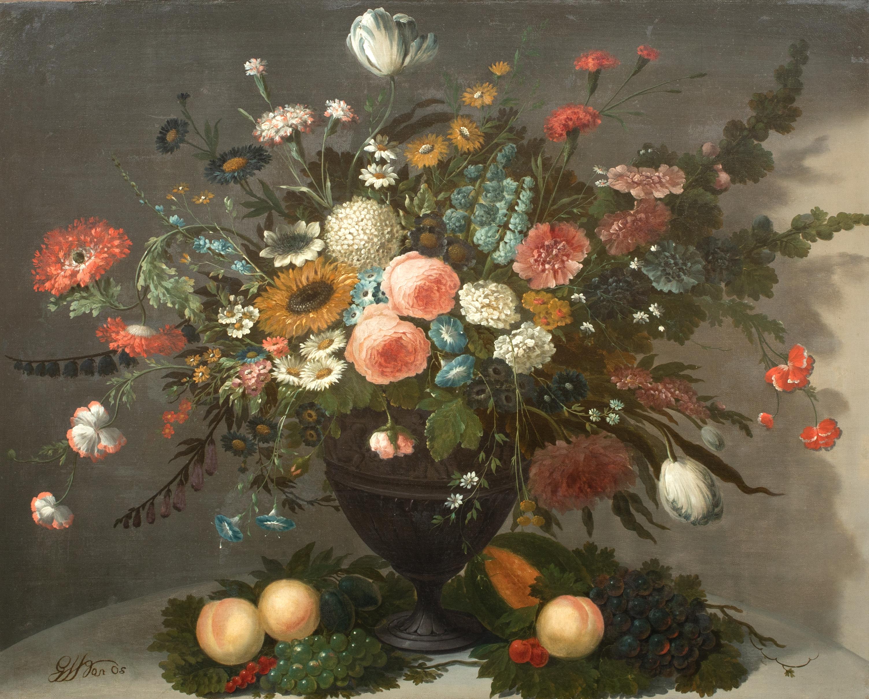 Still-Life Painting Unknown - Nature morte de fleurs dans un vase en verre comprenant des roses, des chrysanthèmes et des roses 