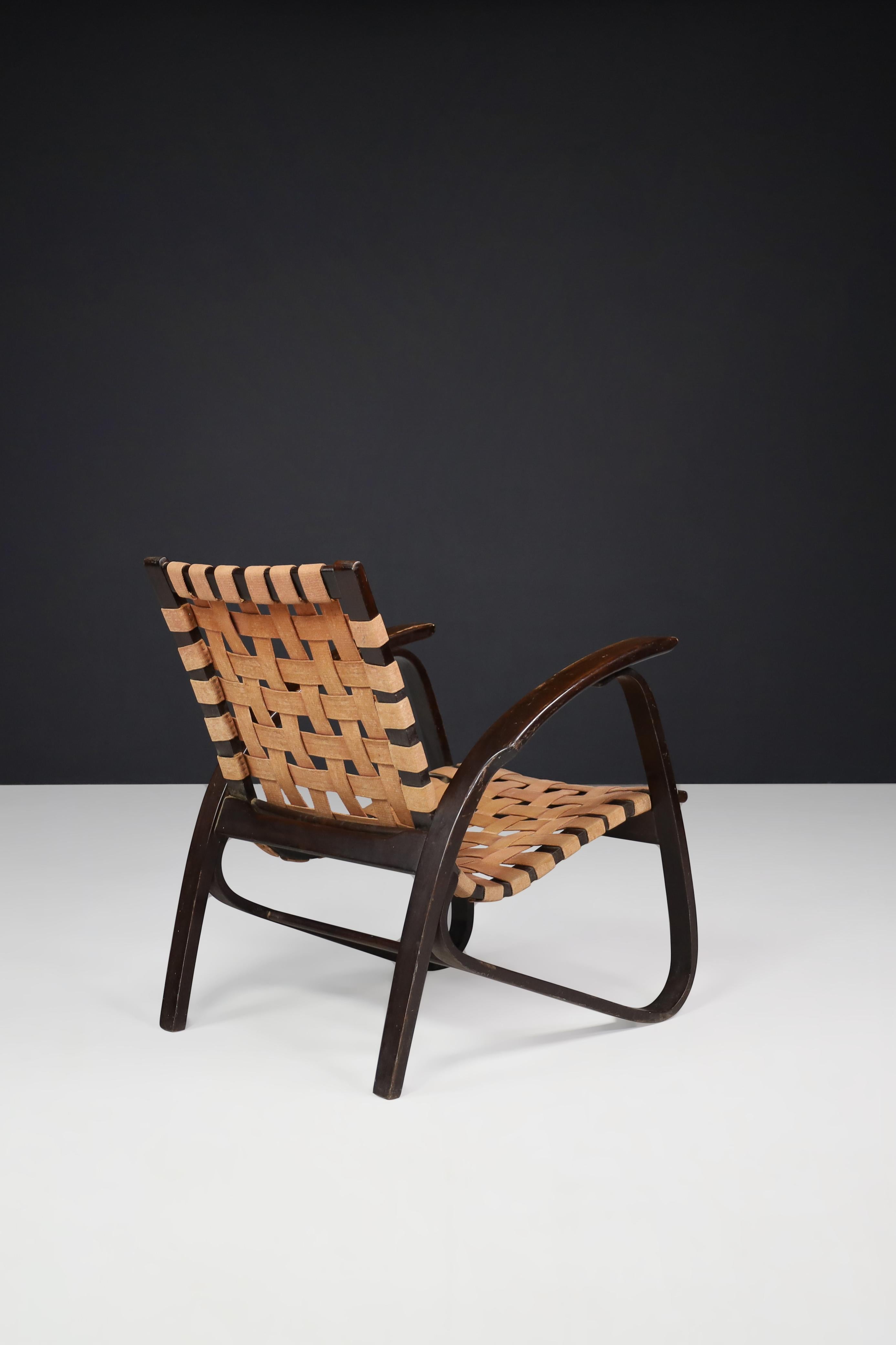 20th Century Jan Vaněk Blond Lounge Chair in Bentwood and Canvas, Praque, 1940s