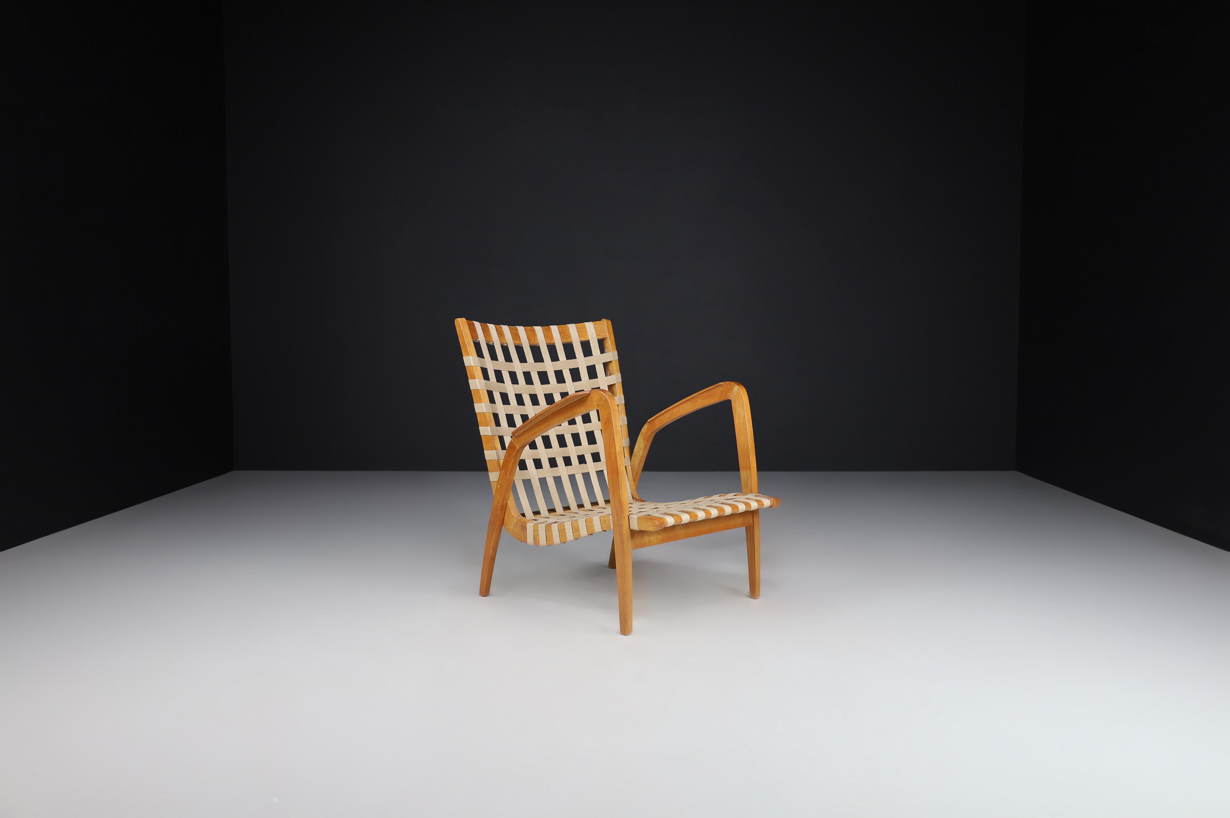 Mid-Century moderno Jan Vanek, Sedia Facile Curva in Oak e cinghie di tela intrecciata, Praque anni '30 in vendita