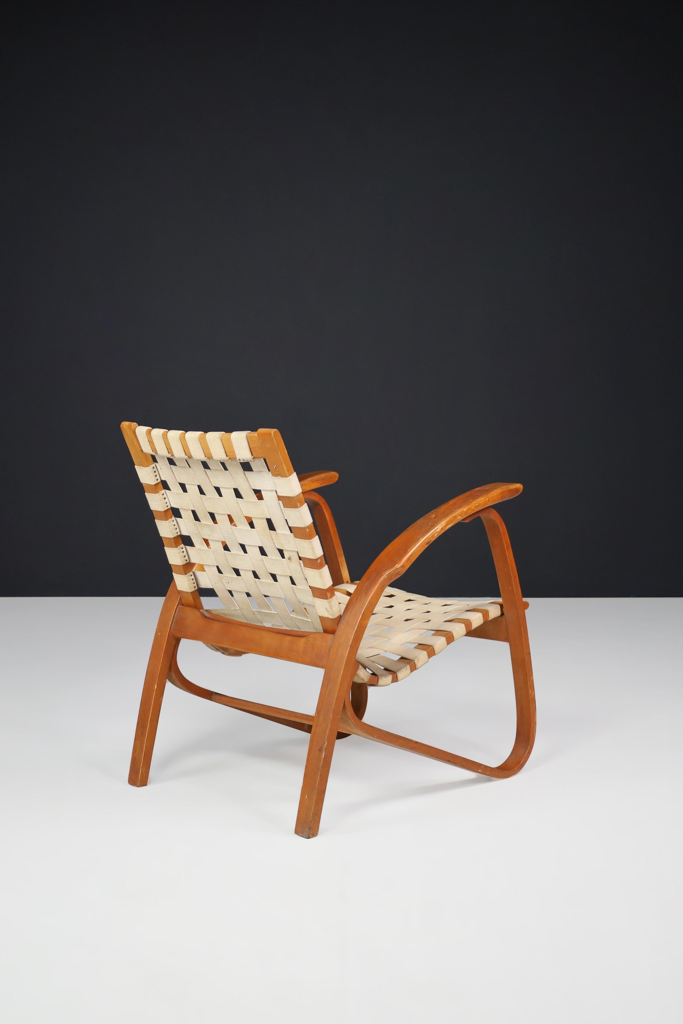 Czech Jan Vaněk Easy Chair in Bentwood and Canvas, Praque, 1940s