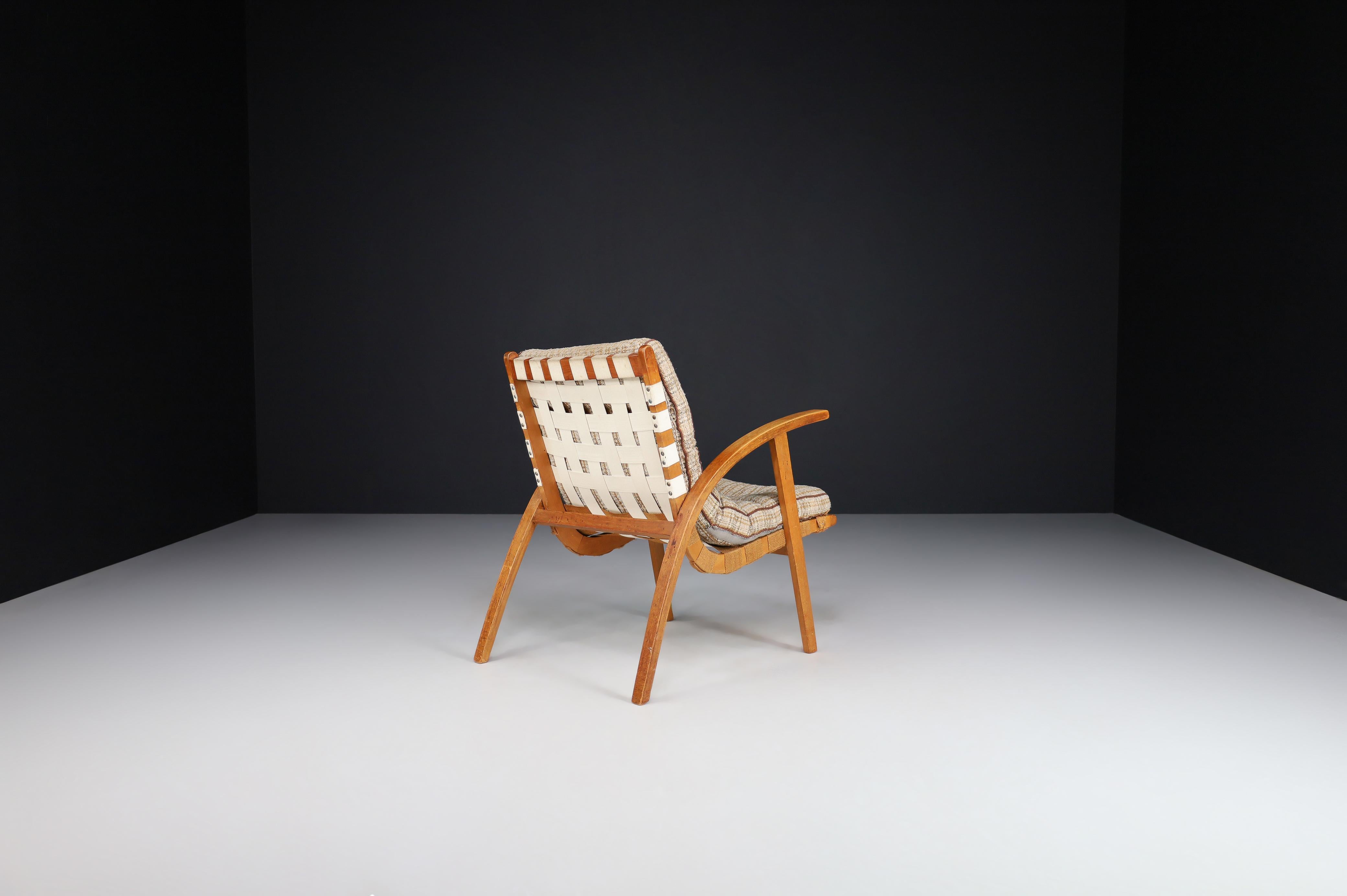 Bauhaus Jan Vanek Easy Chair in Bentwood and Canvas, Praque, the 1930s For Sale