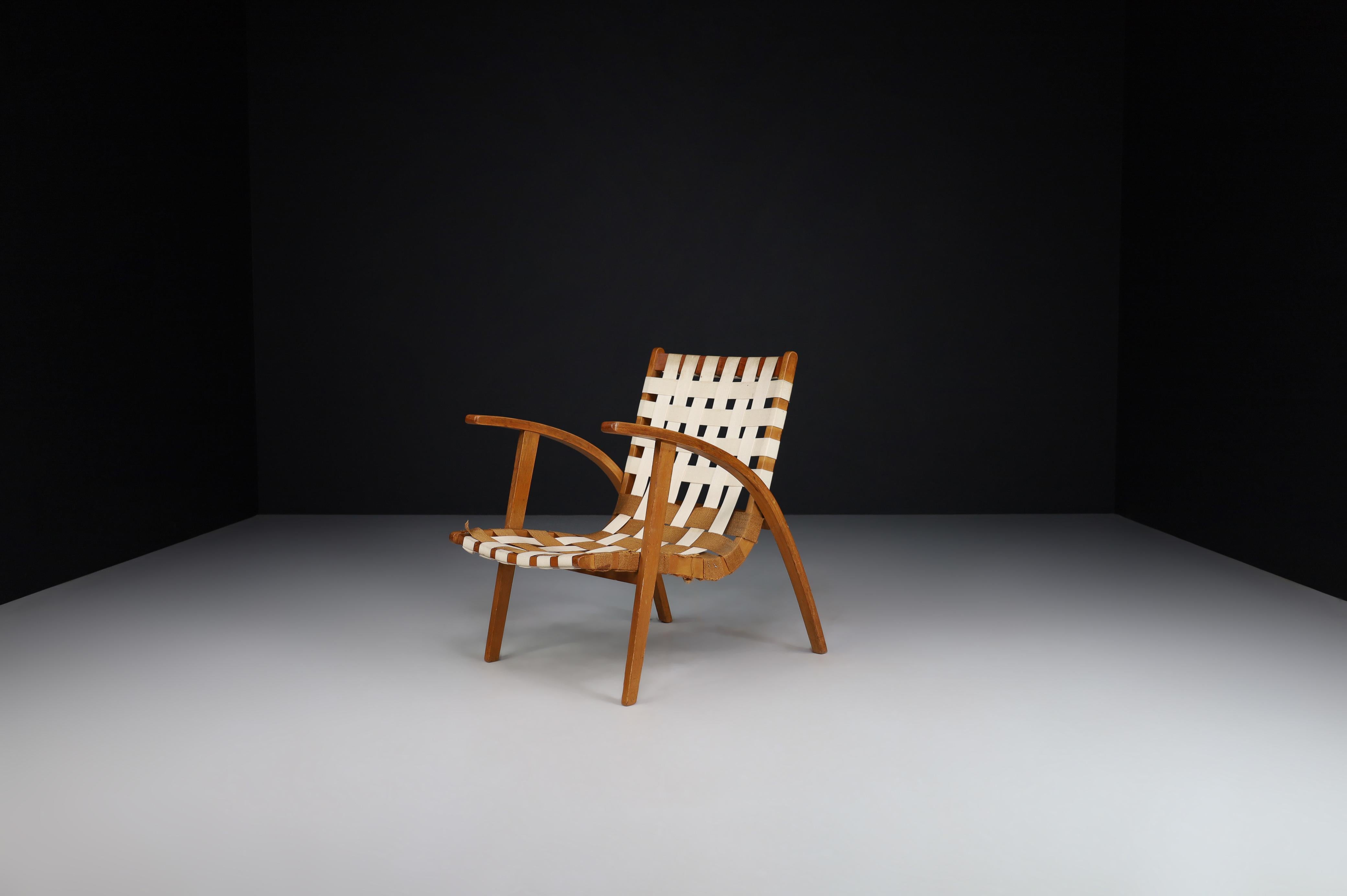 Jan Vanek Einfacher Stuhl aus Bugholz und Leinwand, Praque, die 1930er Jahre  (20. Jahrhundert) im Angebot