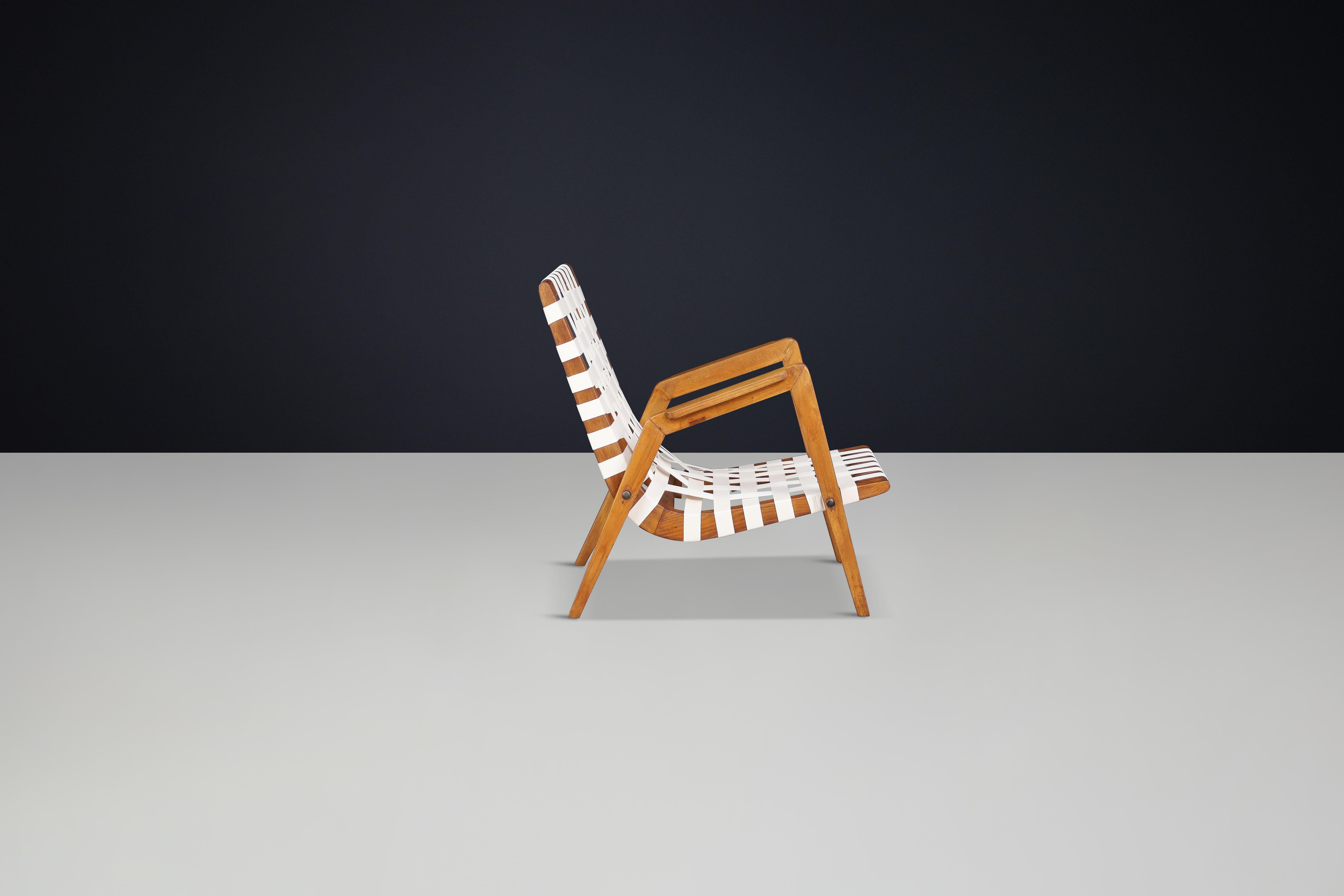 Jan Vaněk Easy Chair in Oak and Canvas, Czechoslovakia, 1930s For Sale 1