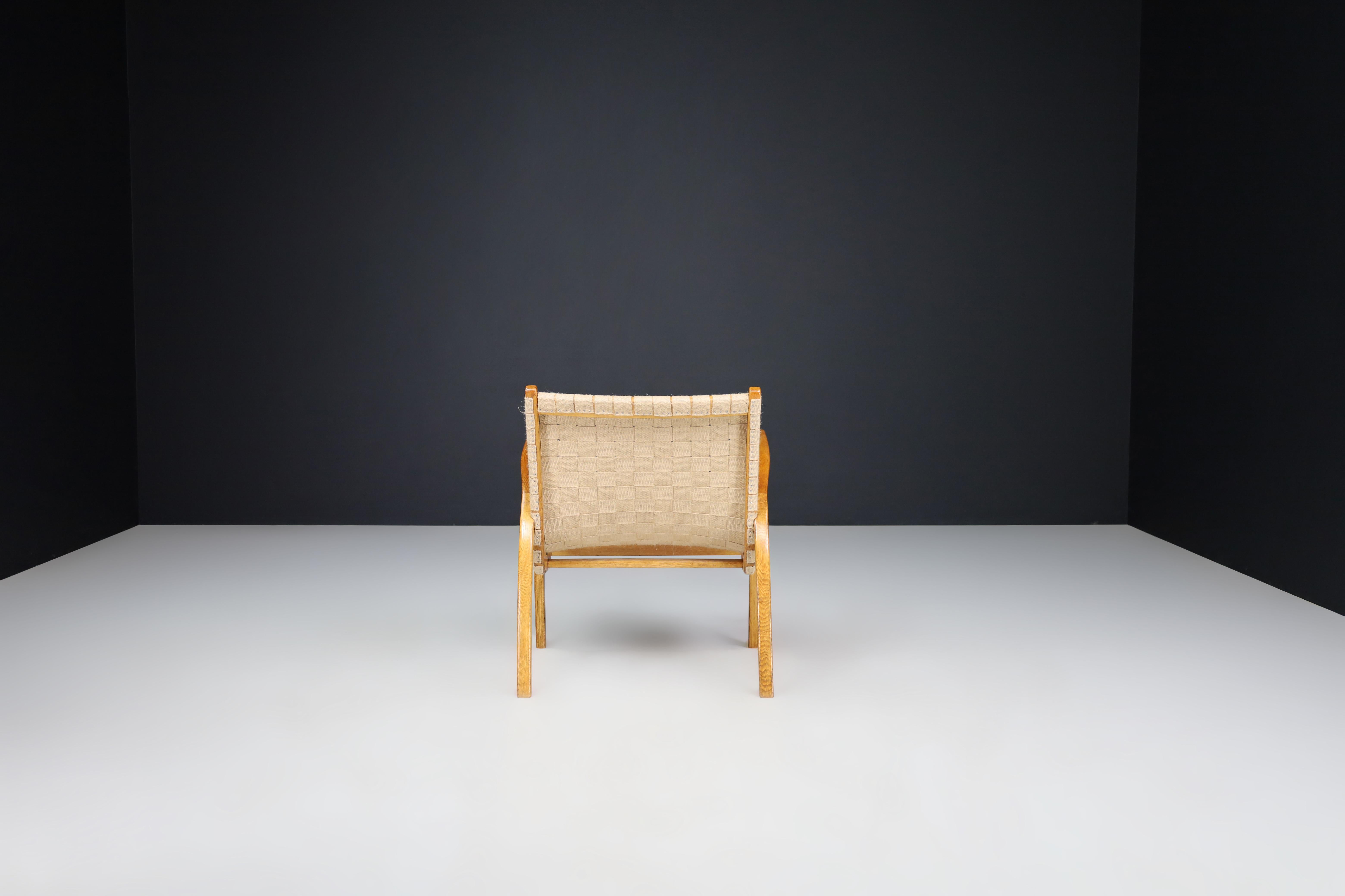 Jan Vanek Easy Chair in Oak Bentwood and Canvas, Praque, the 1930s For Sale 1