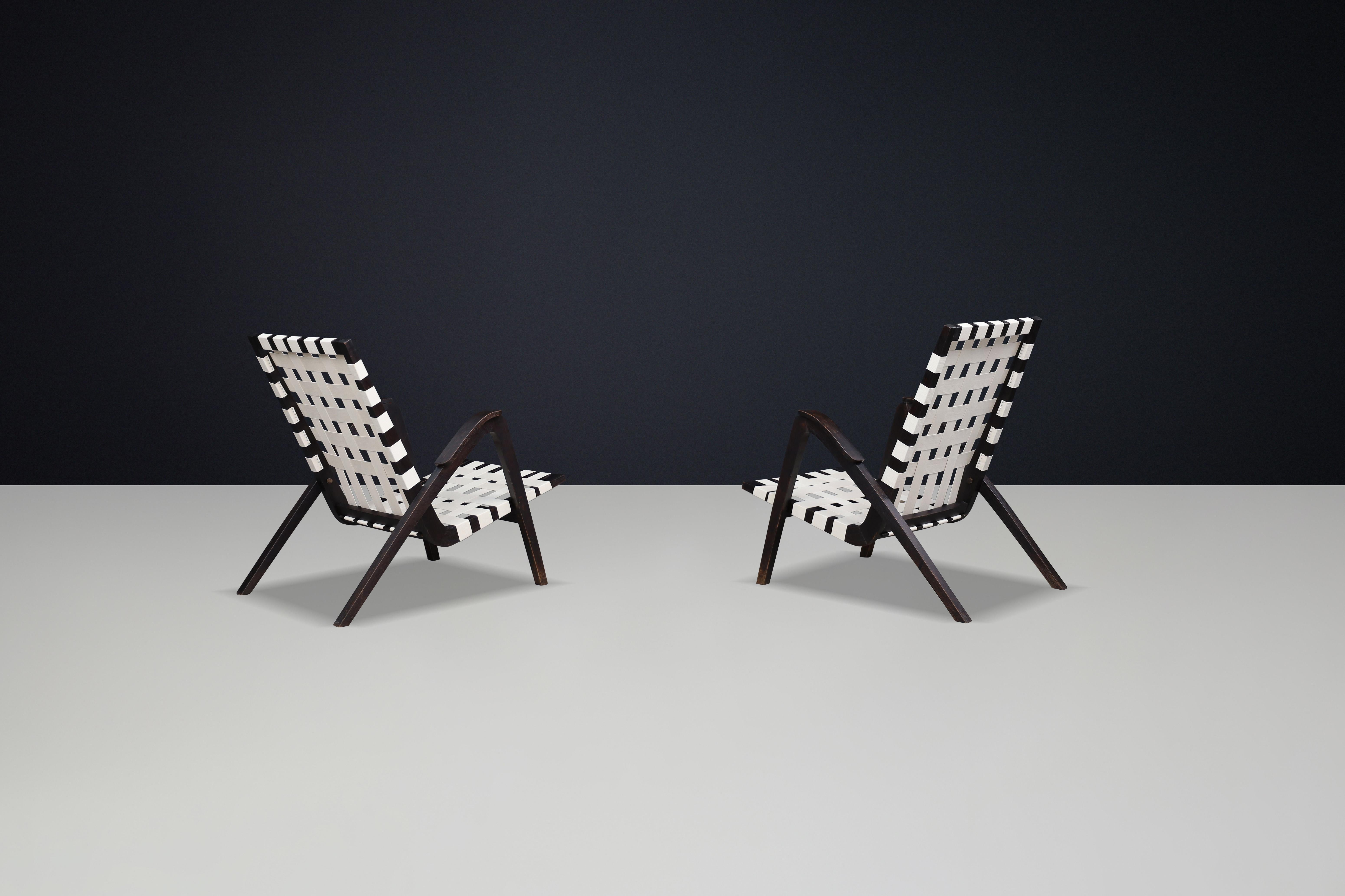 Jan Vaněk pour Krásná Jizba chaises longues en chêne et toile République tchèque 1940 en vente 3