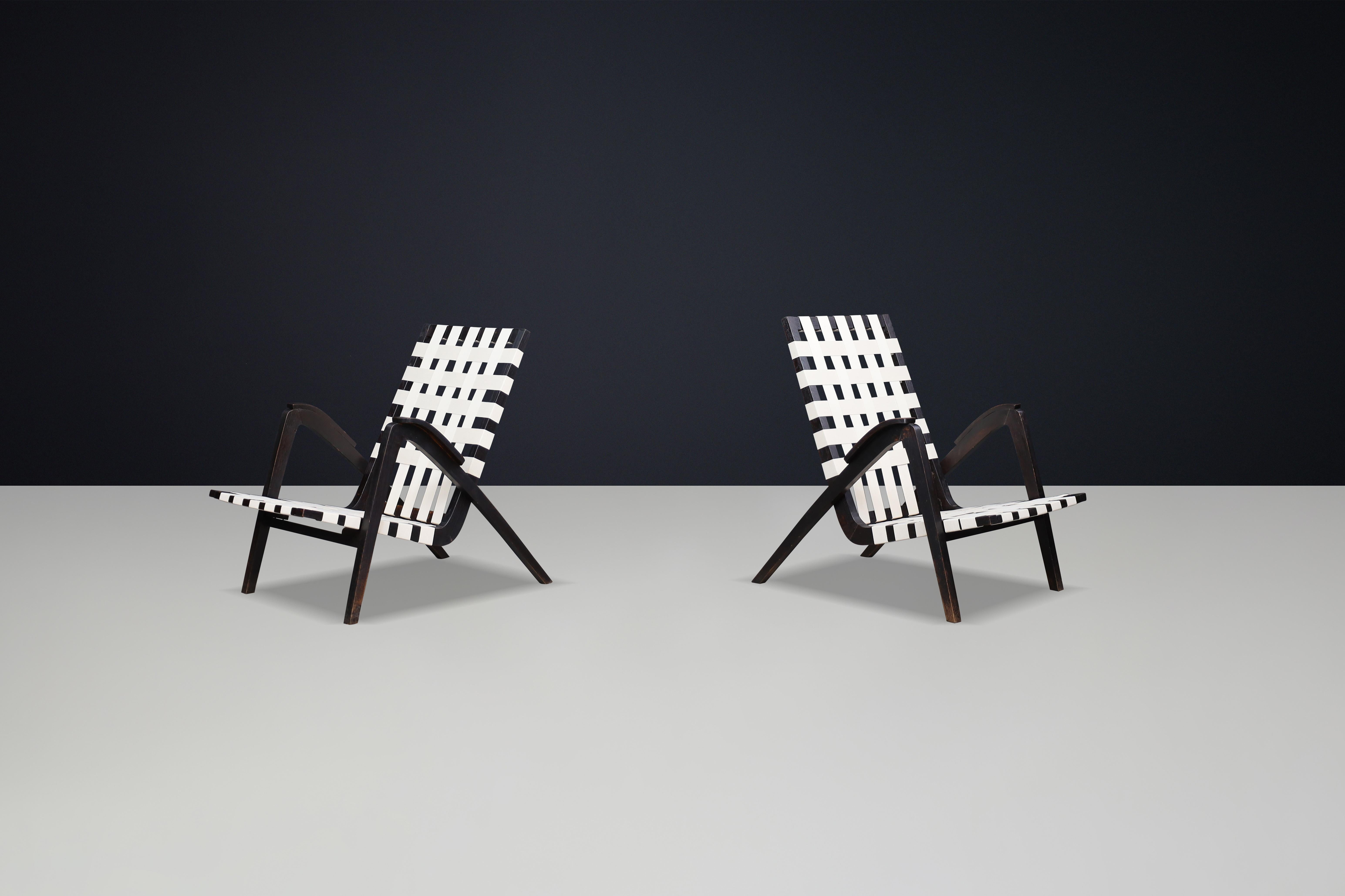 Jan Vaněk pour Krásná Jizba chaises longues en chêne et toile République tchèque 1940 Bon état - En vente à Almelo, NL