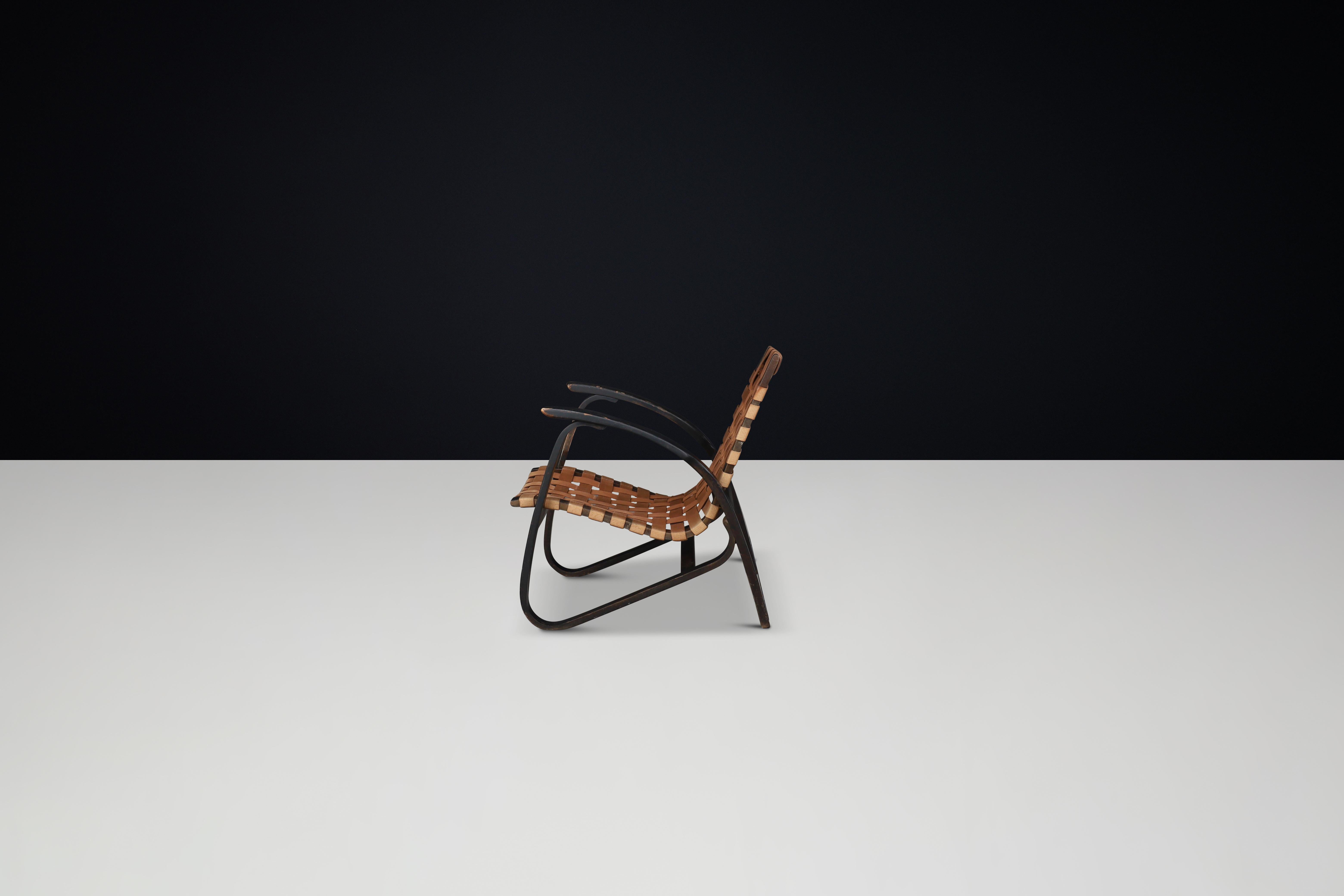 Jan Vanek Lounge chair in bentwood and canvas, Praque, the 1930s In Good Condition For Sale In Almelo, NL