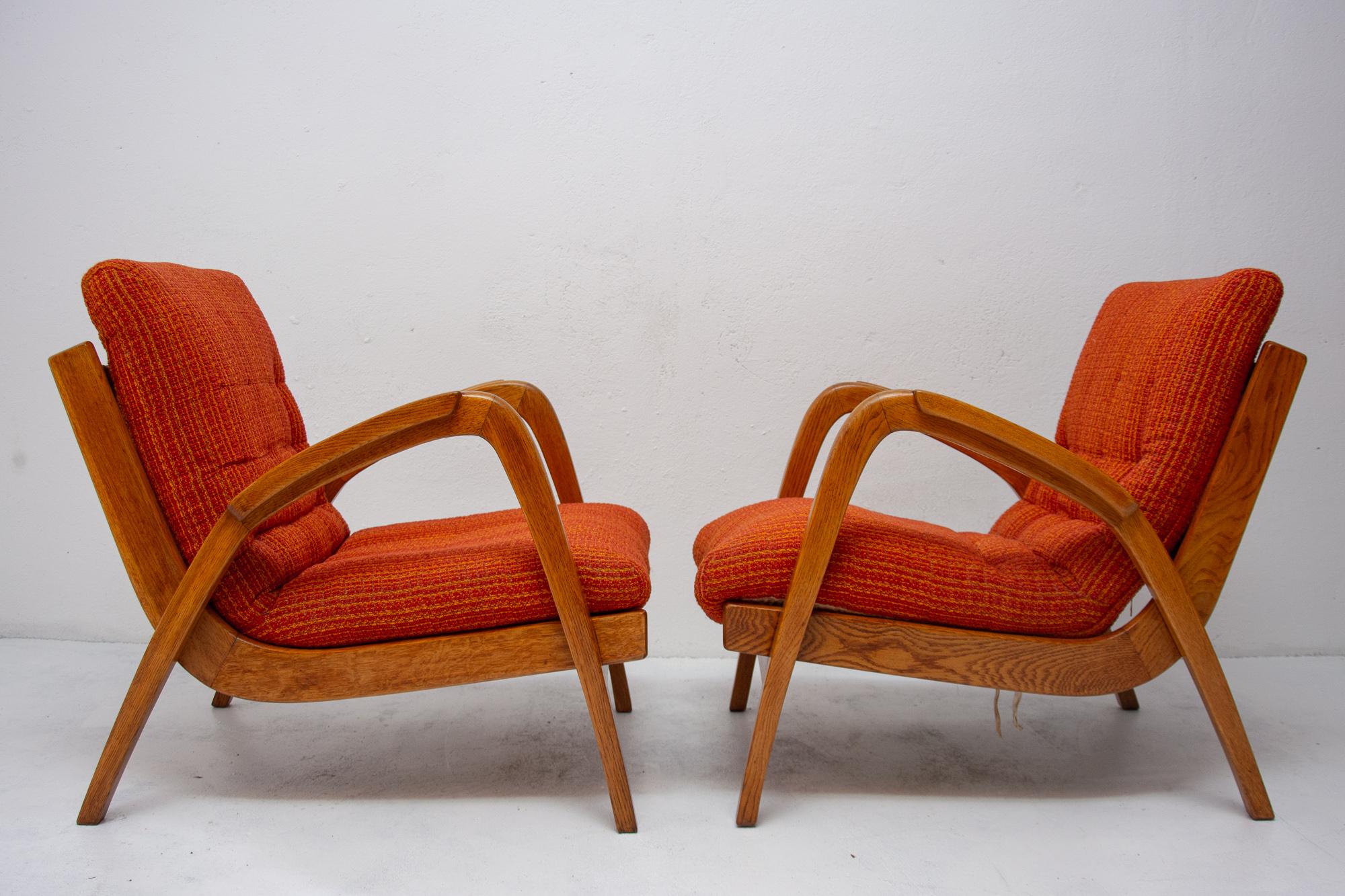 Jan Vaněk, Pair of Beechwood Armchairs with Removable Cushions, for Krasna Jizba In Good Condition In Prague 8, CZ