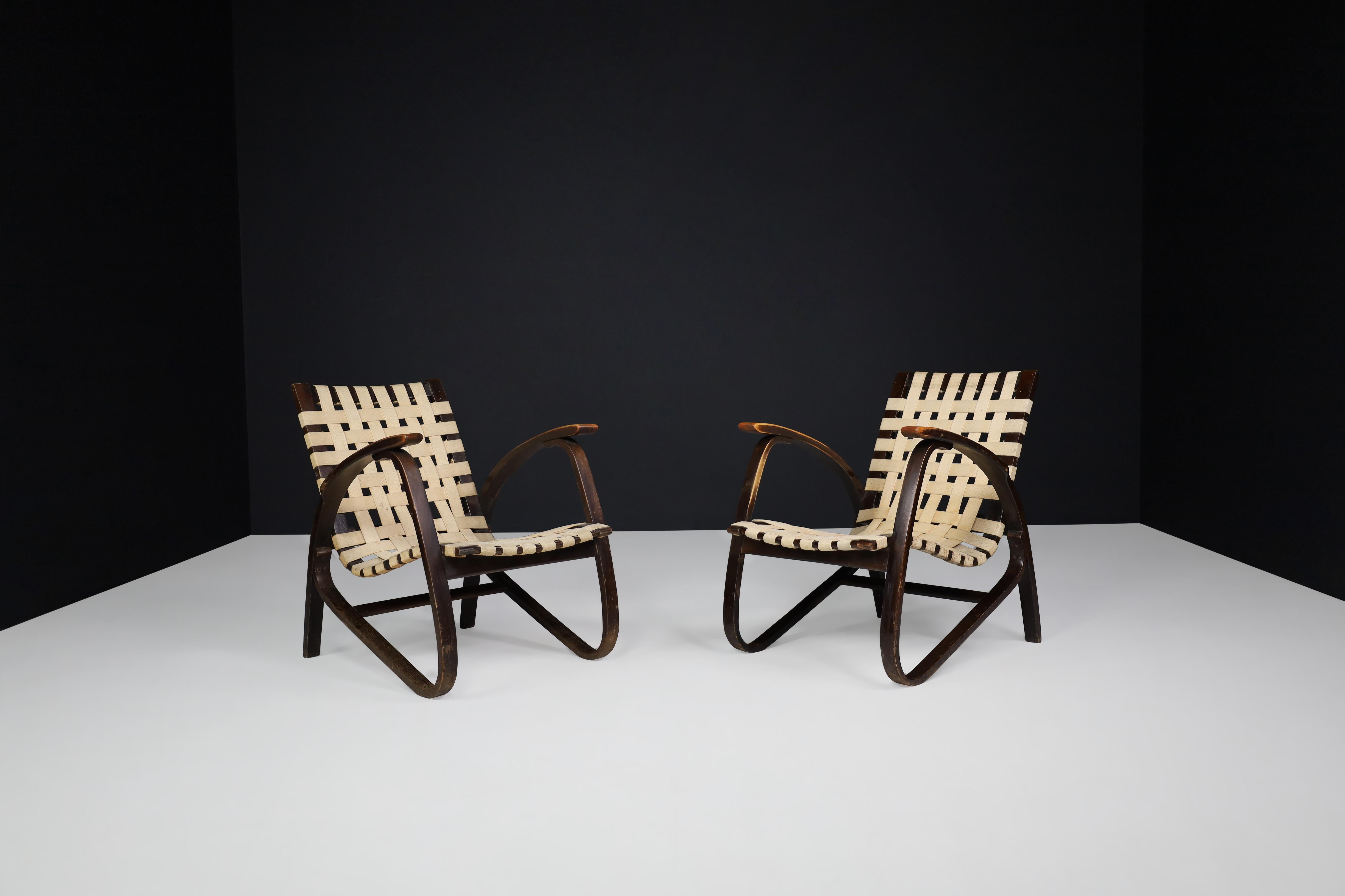 Jan Vaněk Pair of Four Lounge Chairs in Bentwood and Canvas Straps 5