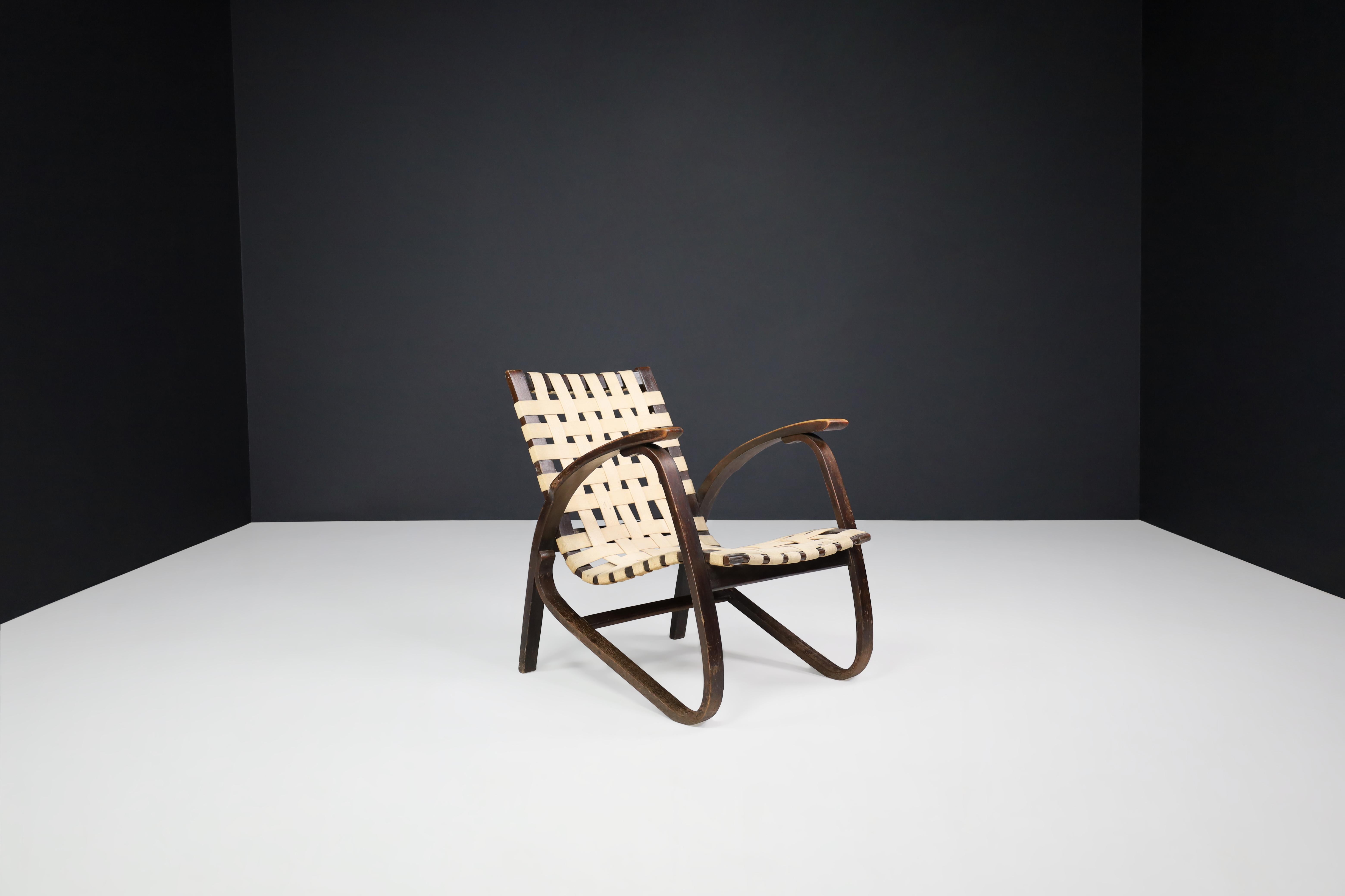 Jan Vaněk Pair of Four Lounge Chairs in Bentwood and Canvas Straps 6