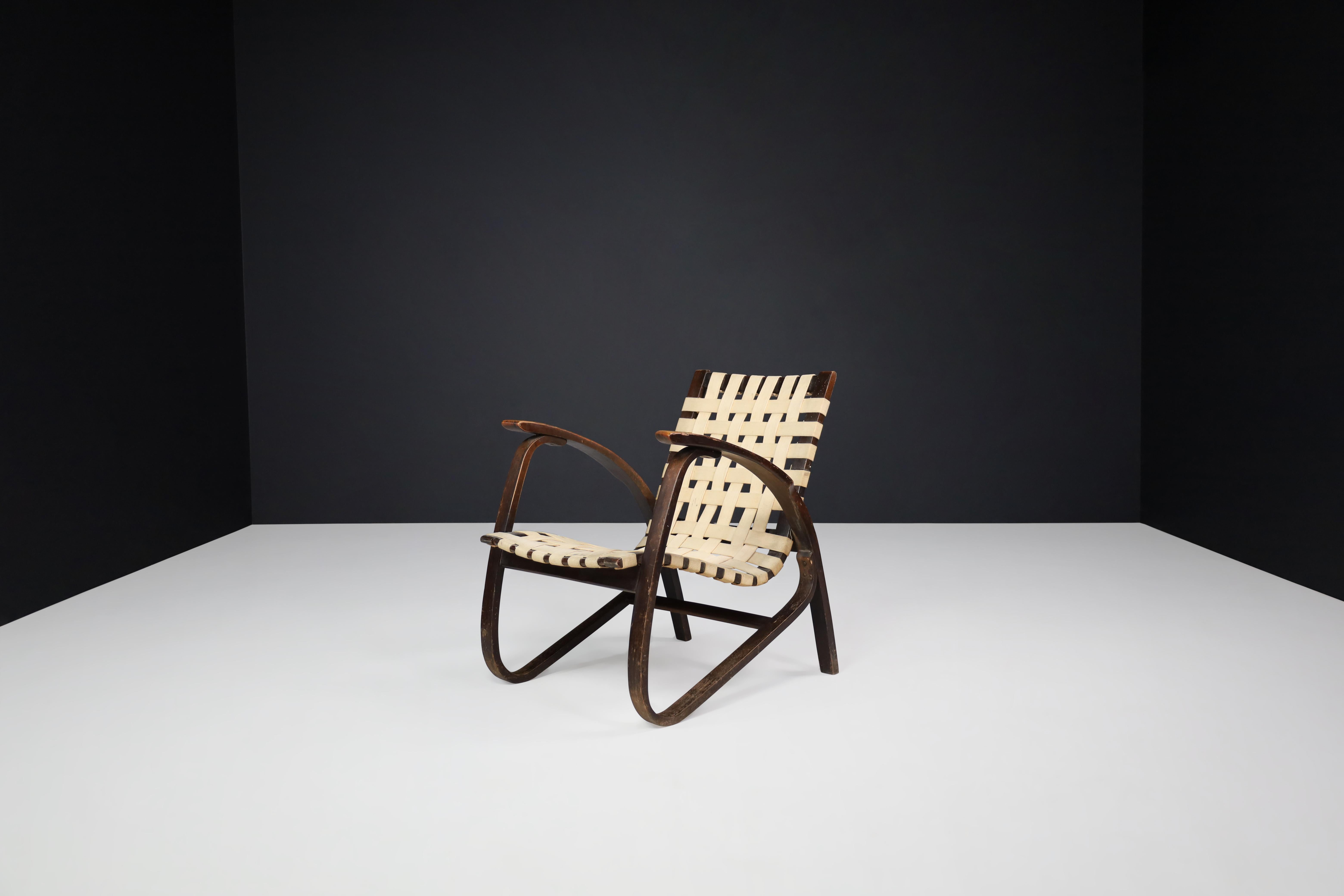Jan Vaněk Pair of Four Lounge Chairs in Bentwood and Canvas Straps 1